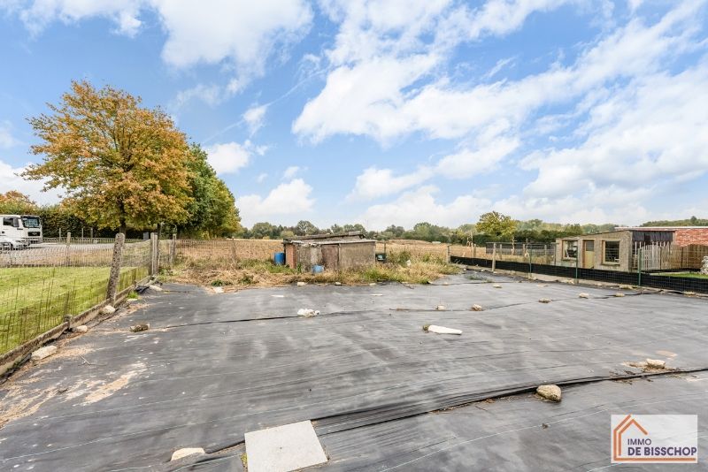 Te renoveren woning met 4 slaapkamers, zongerichte tuin en garage foto 17