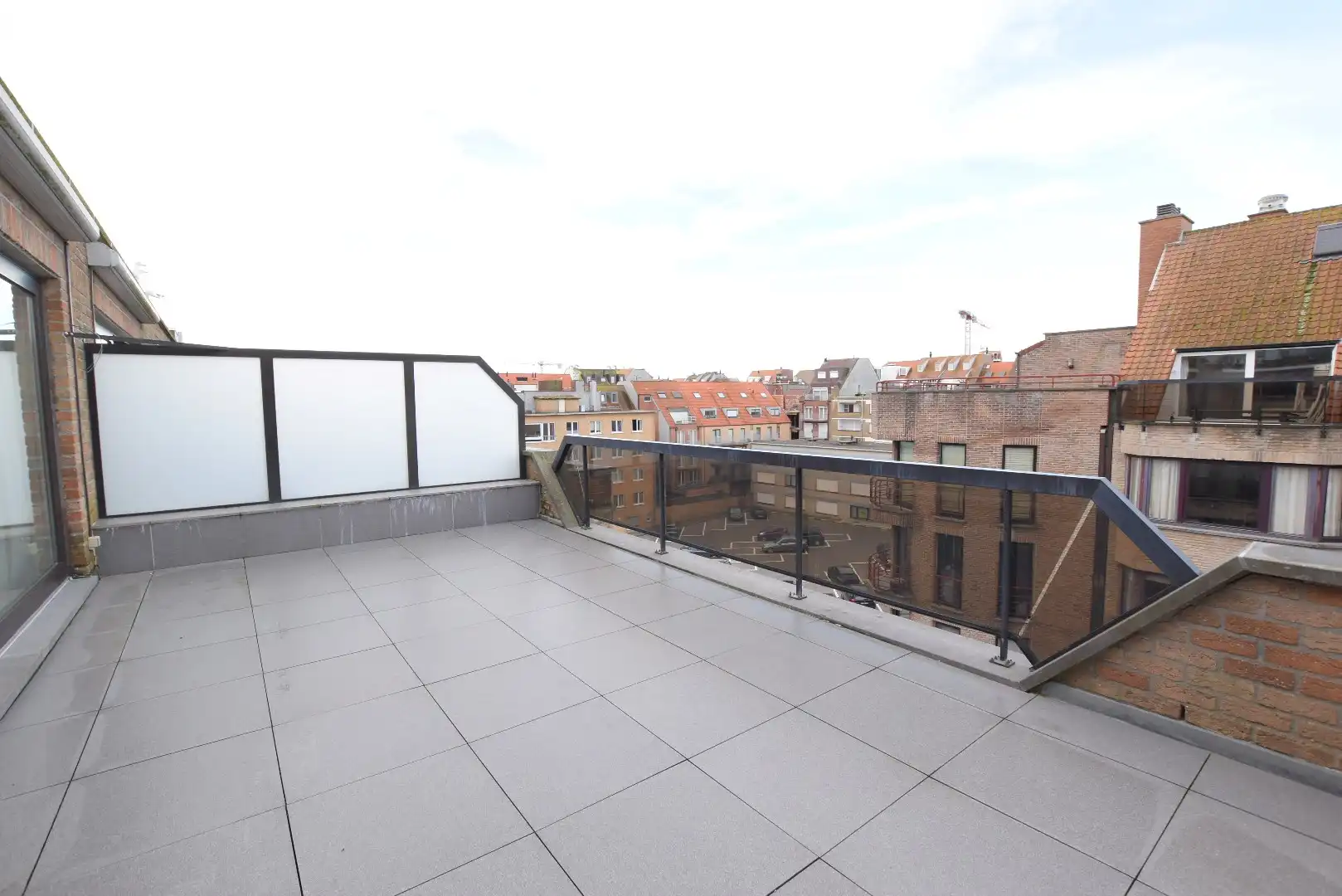 Schitterend gerenoveerd penthouse met een zonneterras en een prachtig zijdelings zeezicht  foto 5