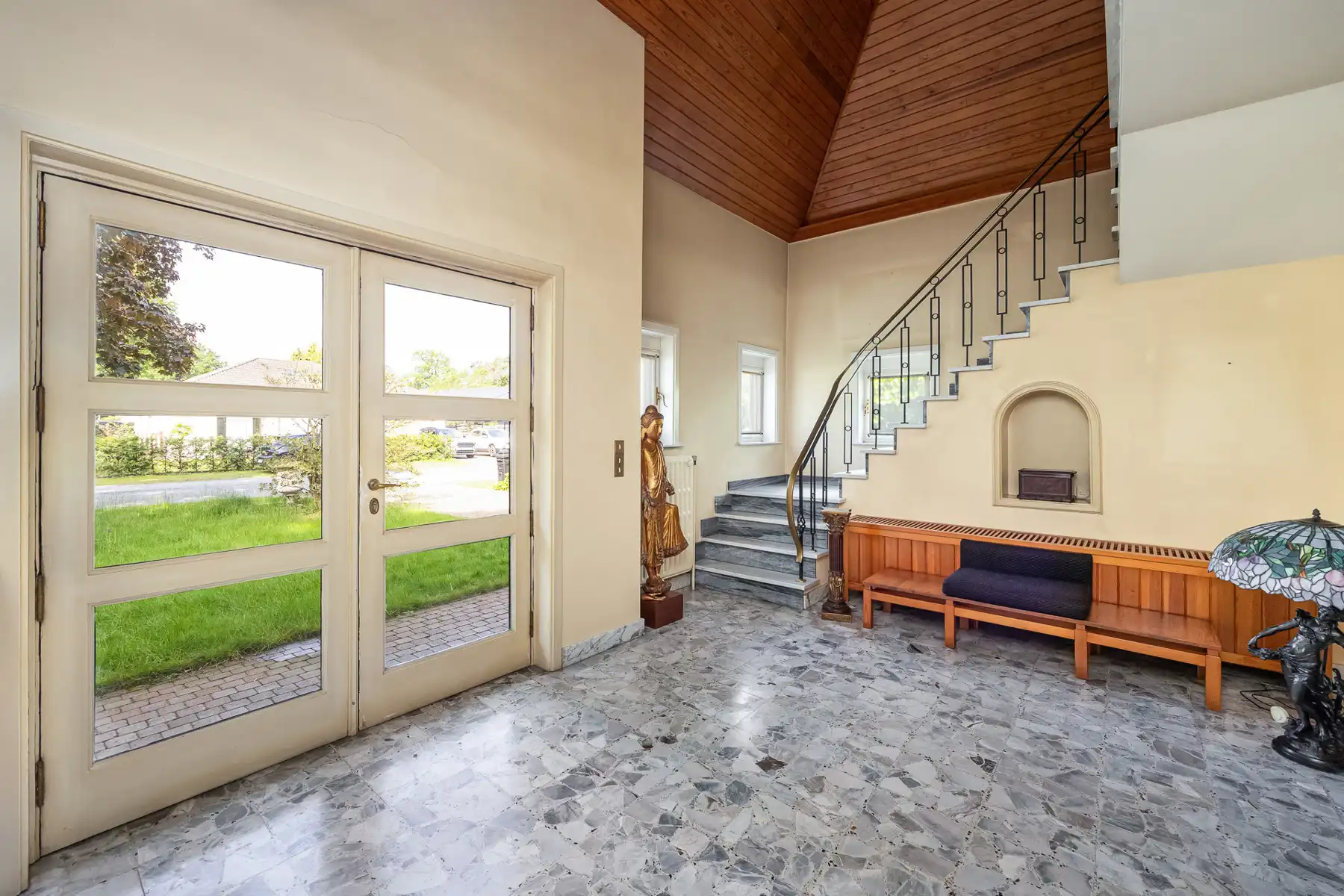 Rustig gelegen te renoveren villa op de grens met Schilde foto 13