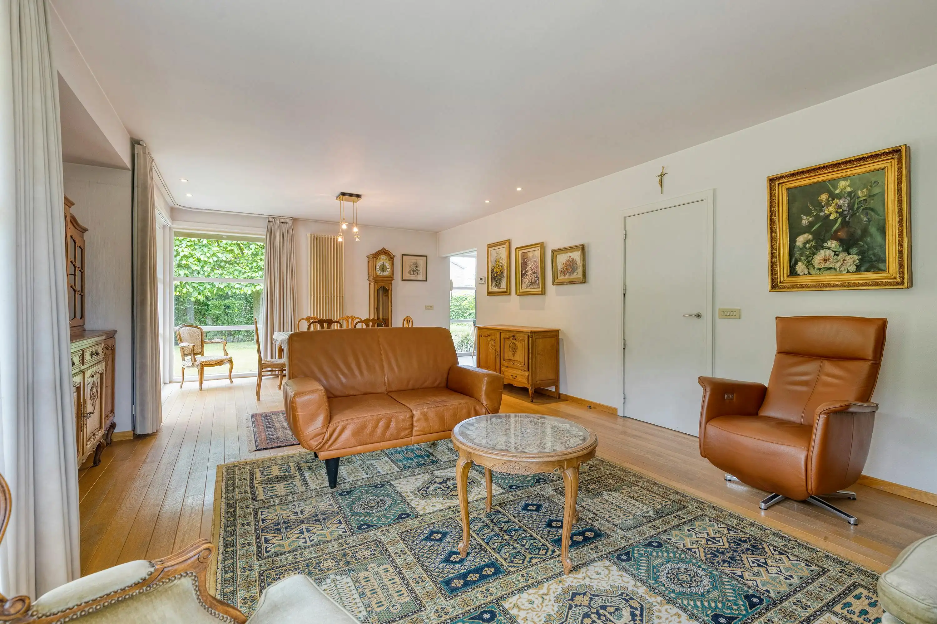 Deze ruime villa op een perceel van 636 m² in Oostrozebeke. foto 5