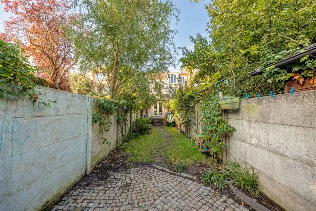 Instapklare woning met groene tuin foto 8