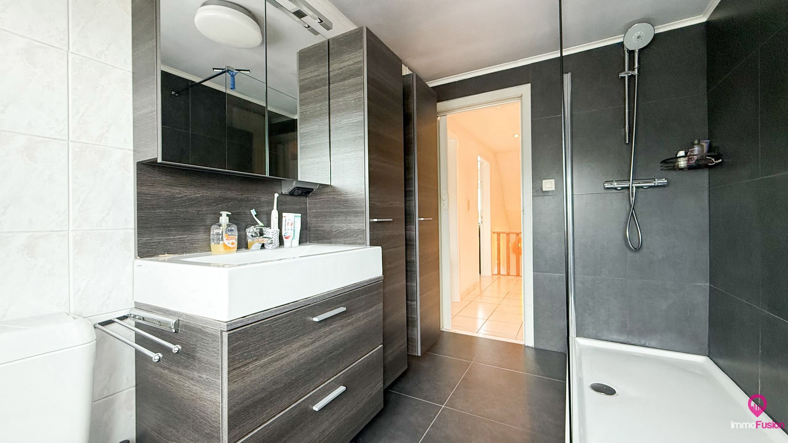 2 slpkm Appartement met groot terras centrum van Helchteren! foto 29