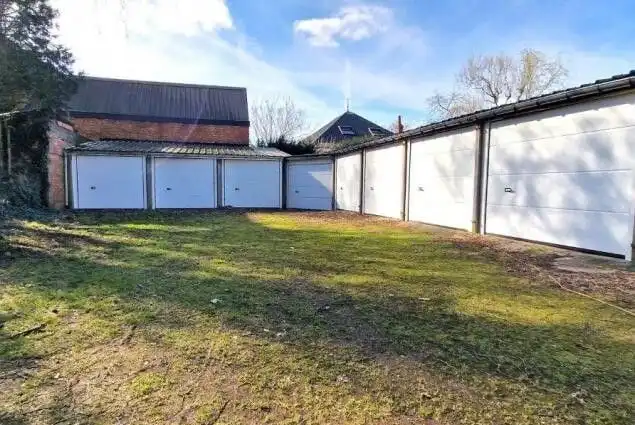 Afgesloten garagebox te huur– Albrecht Rodenbachstraat, Sint-Amandsberg foto 4
