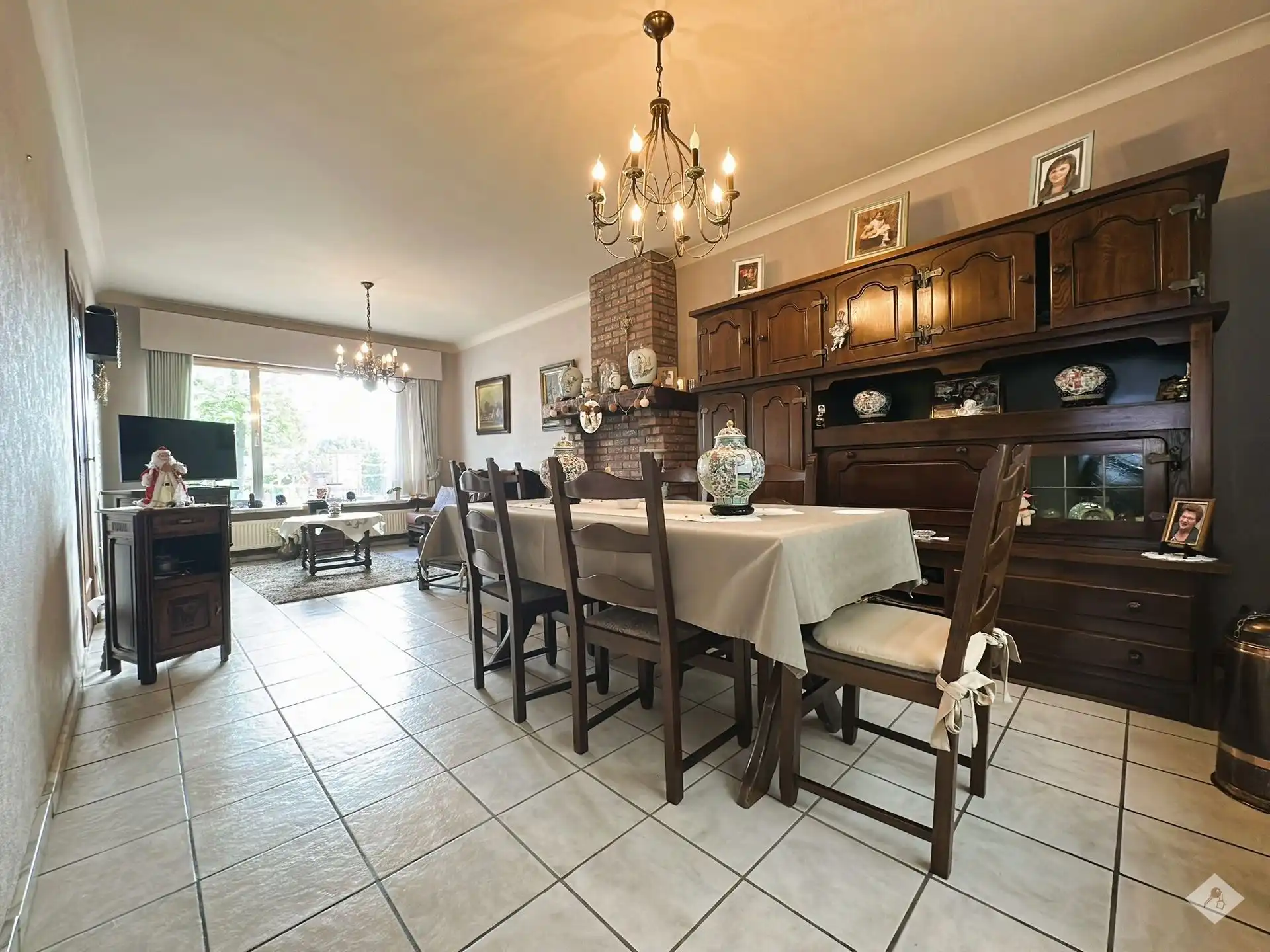 woning te centrum opstal met garage en oprit foto 6