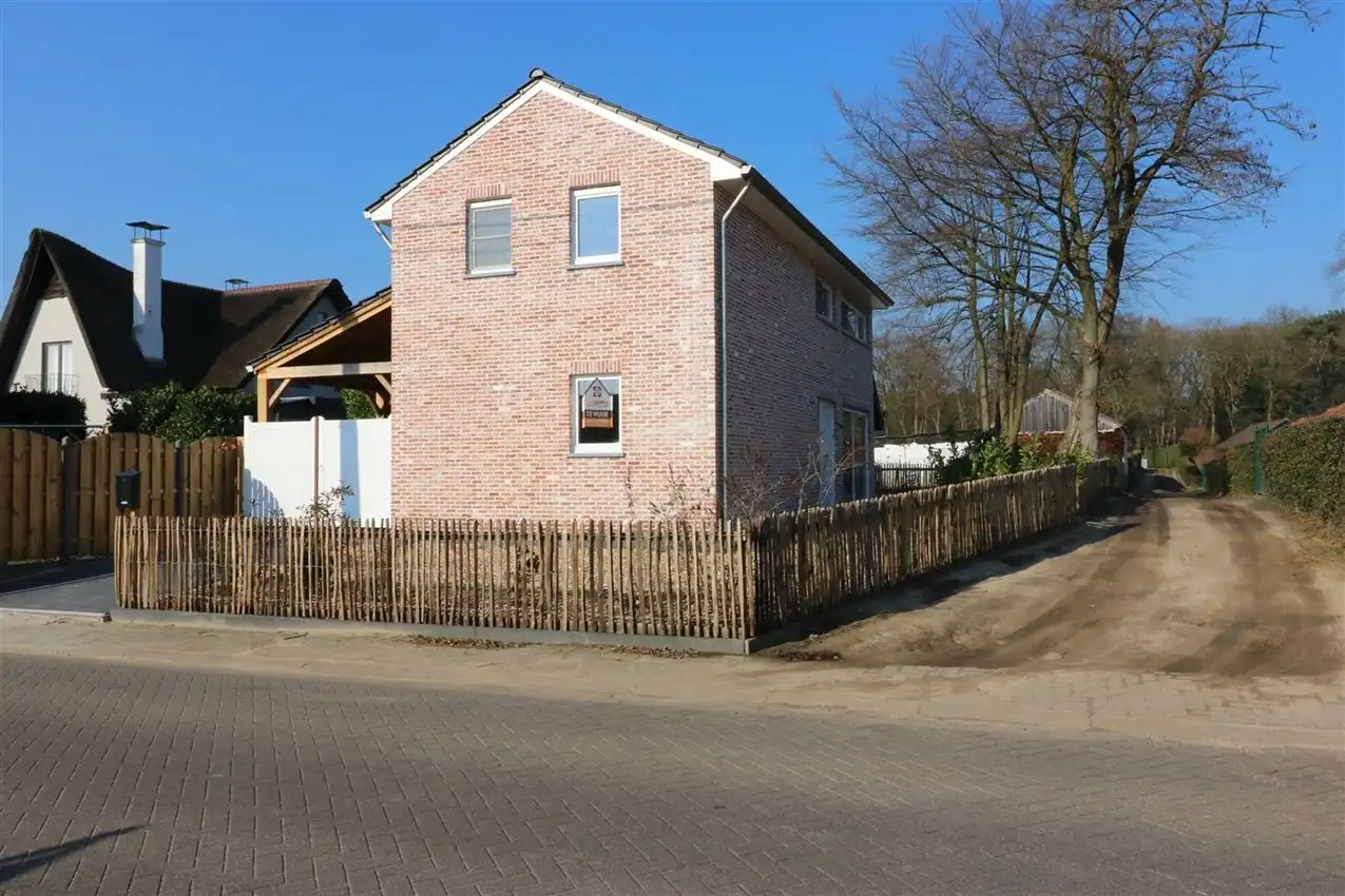 Bosrijk gelegen, vrijstaande woning met 2 slaapkamers foto 31