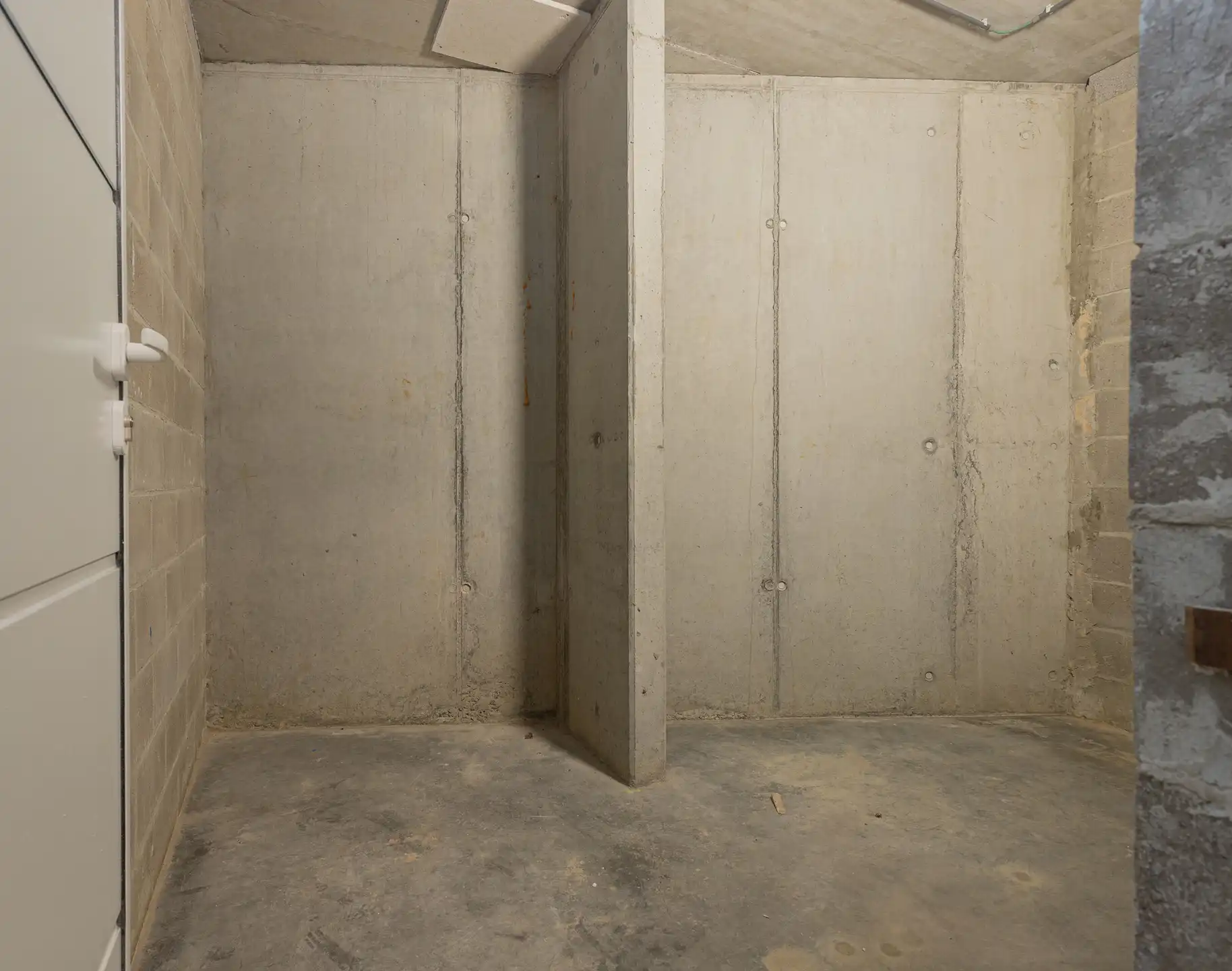 BURST - Ondergrondse kelder op centrale ligging! foto 3