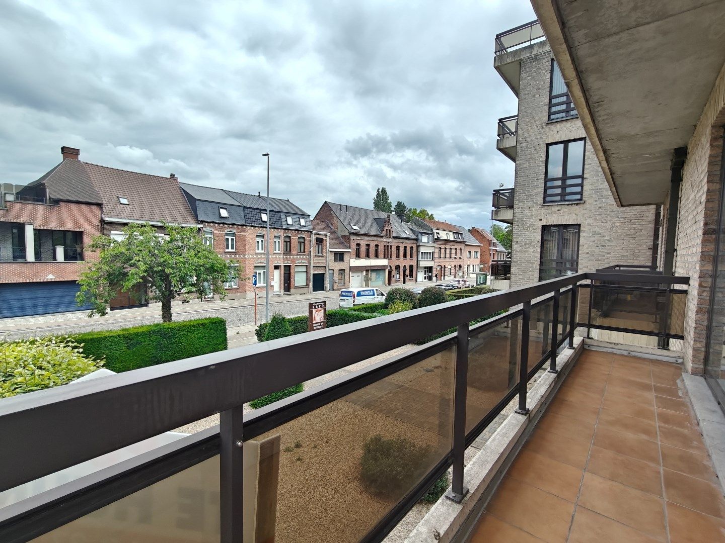 Ruim en licht appartement met drie terrassen en ondergrondse parkeerplaats foto 9