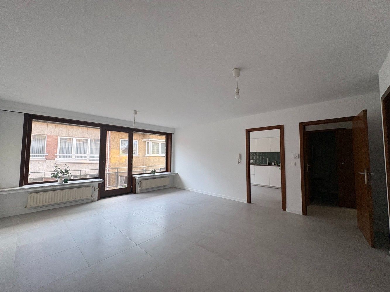 Gerenoveerd appartement met twee slaapkamers in het centrum van Torhout foto 2