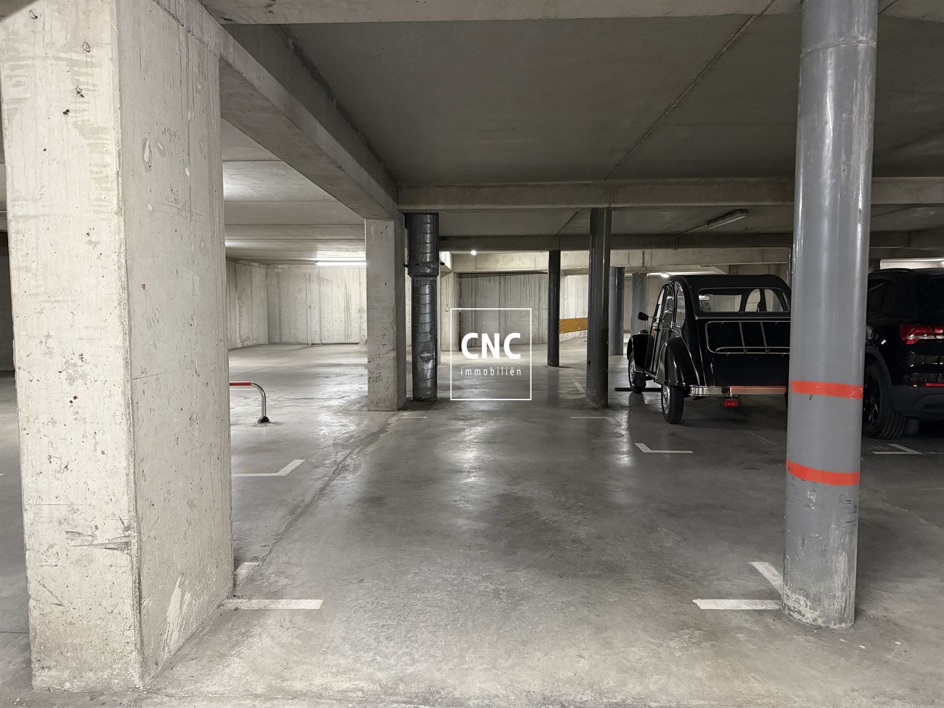 Autostandplaats vlakbij de Lippenslaan - centrum Knokke foto 3