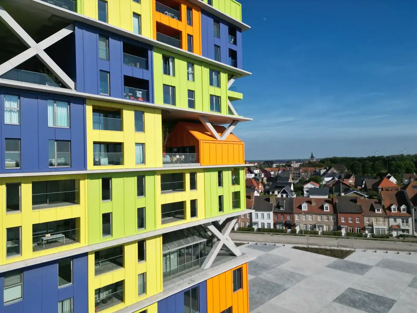 Modern appartement met twee slaapkamers en zonnig terras foto 4