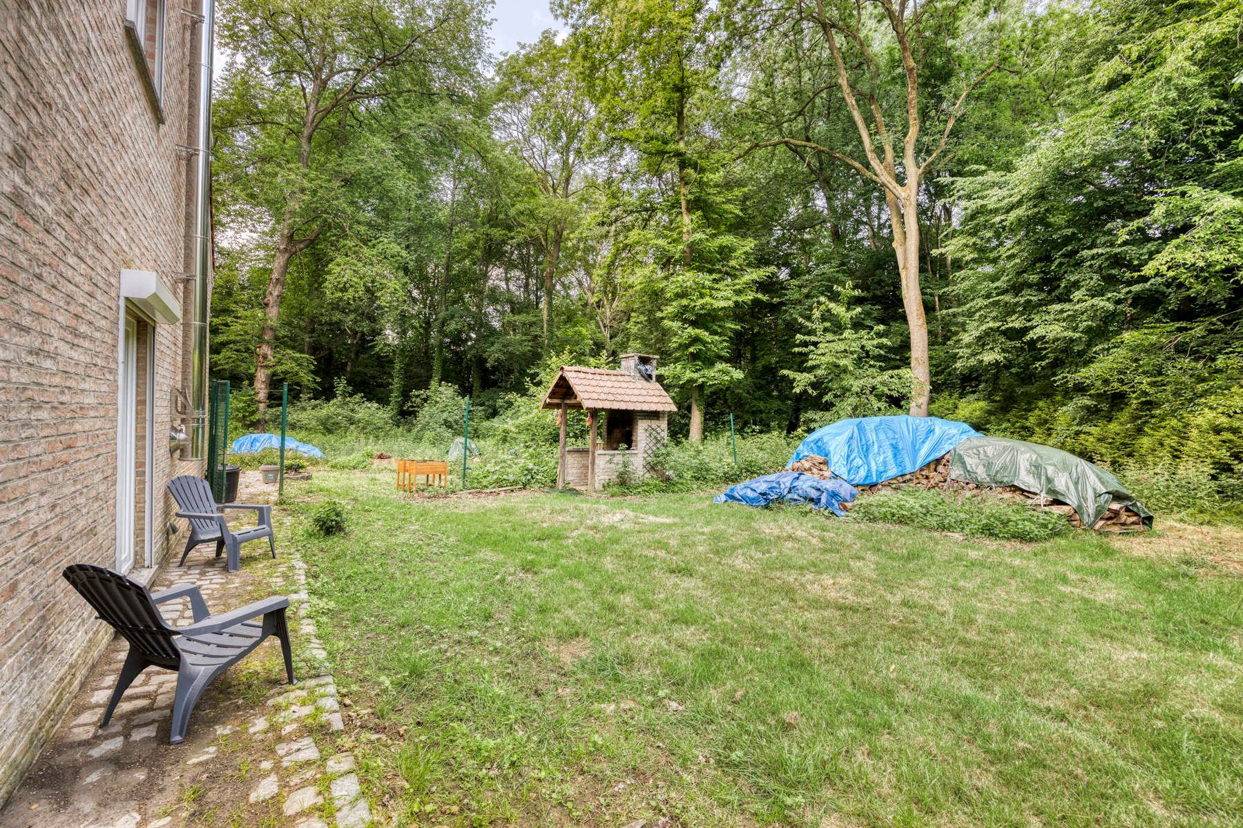 Zeer ruime gerenoveerde woning (± 398 m²) op een perceel van ± 60 are in het prestigieuze Bois de Strihoux foto 39