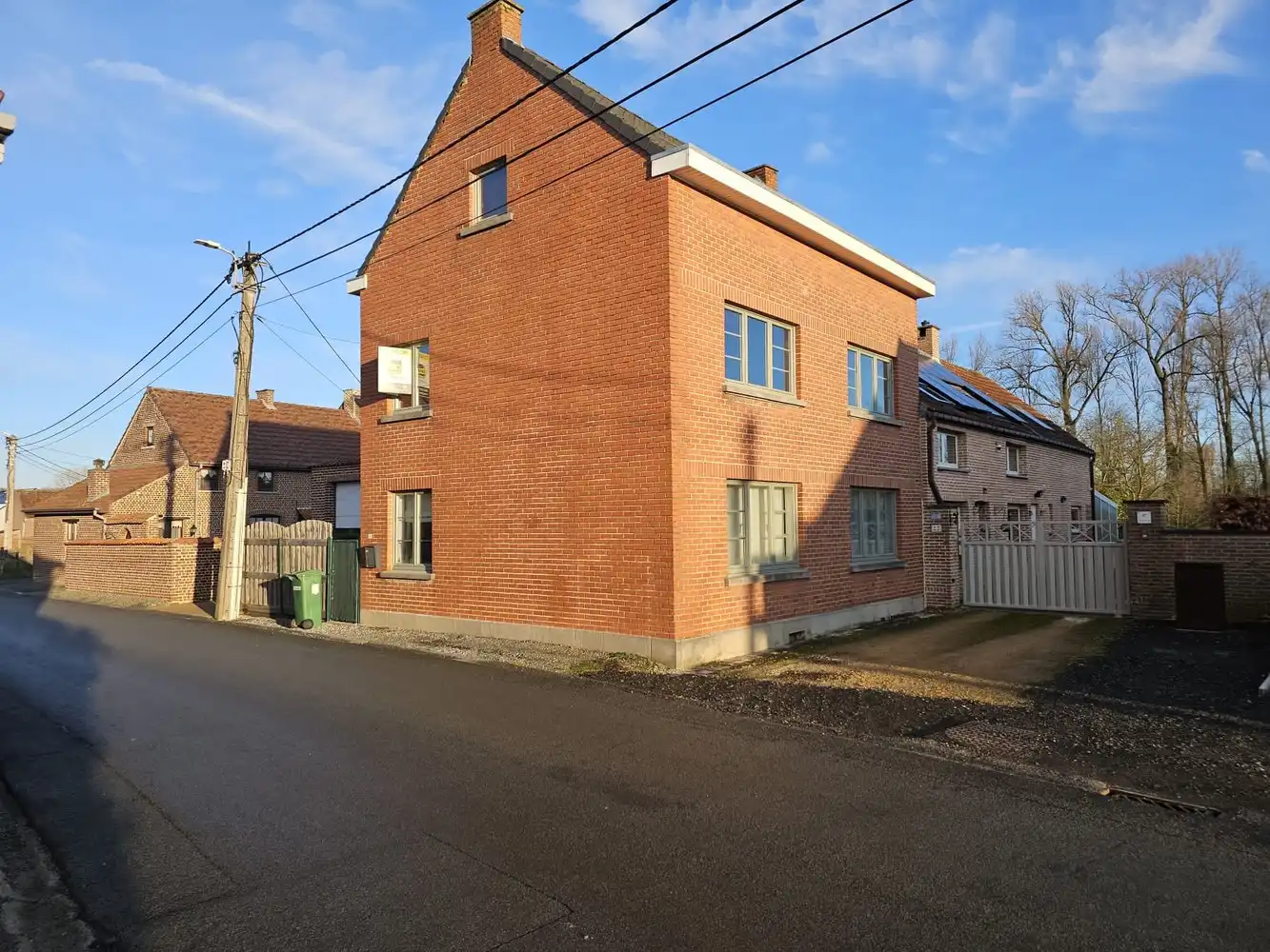 Hoofdfoto van de publicatie: Rustig gelegen woning met koertje