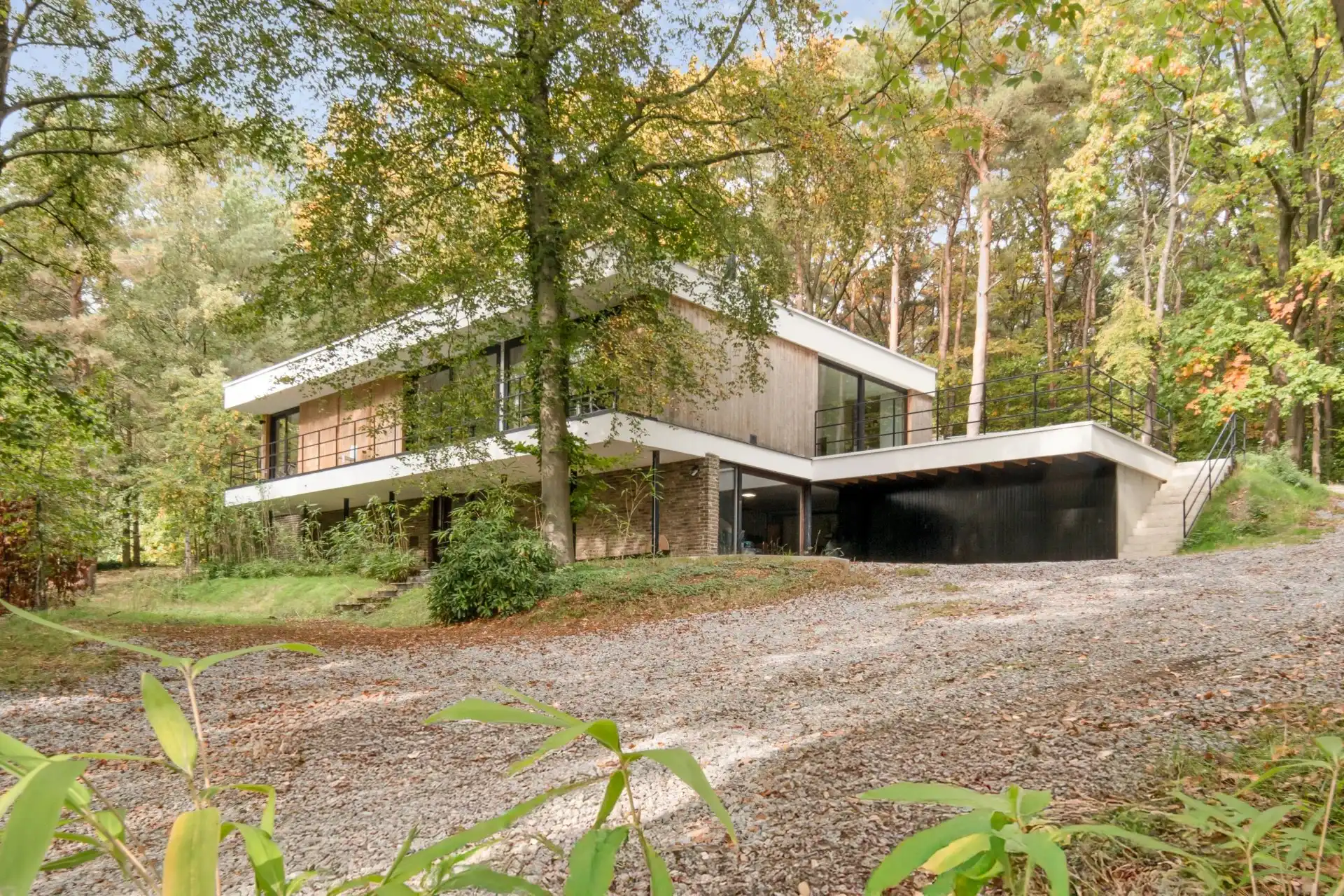 Exclusieve woning op bosrijk domein in Bolderberg foto {{pictureIndex}}