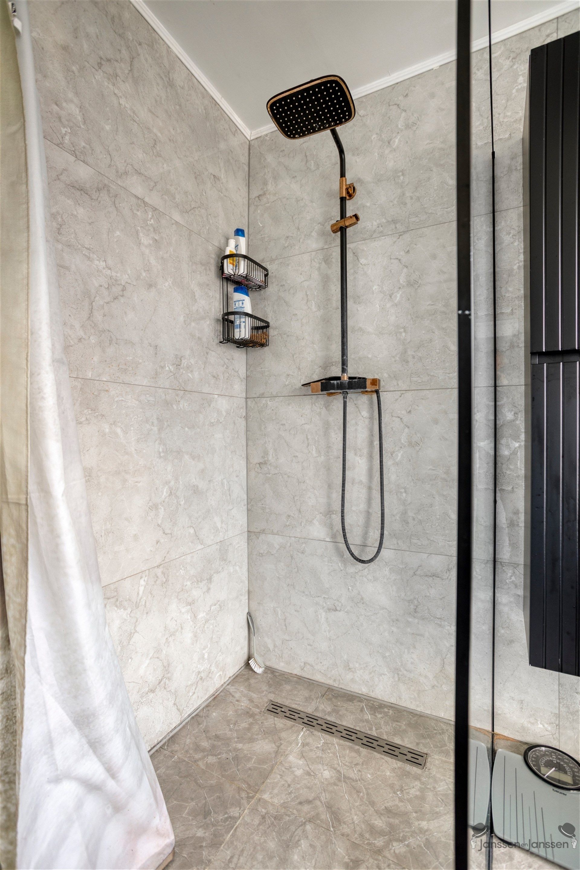 Gerenoveerde woning met 3 private parkeerplaatsen en stadstuin in hartje Diest foto 10