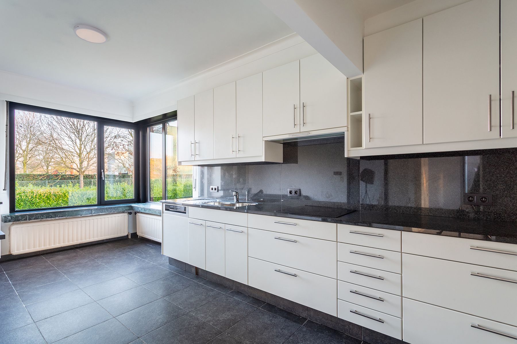 Edegem - Villa met 4 slpkamers + garage + ruim magazijn 500² foto 7