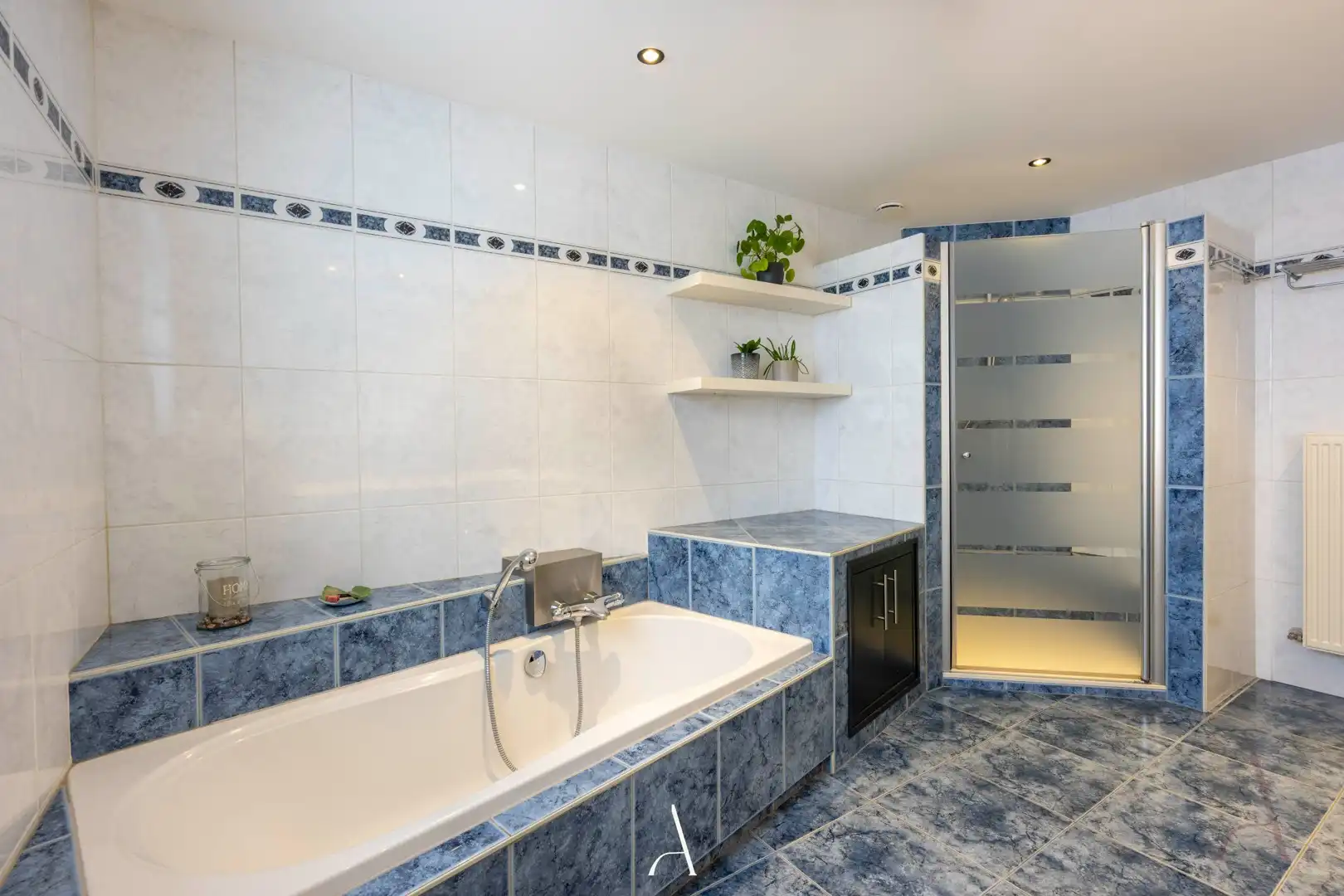 Ruime en energiezuinige villa met 4 slaapkamers op 763 m² in Molenbeersel foto 13