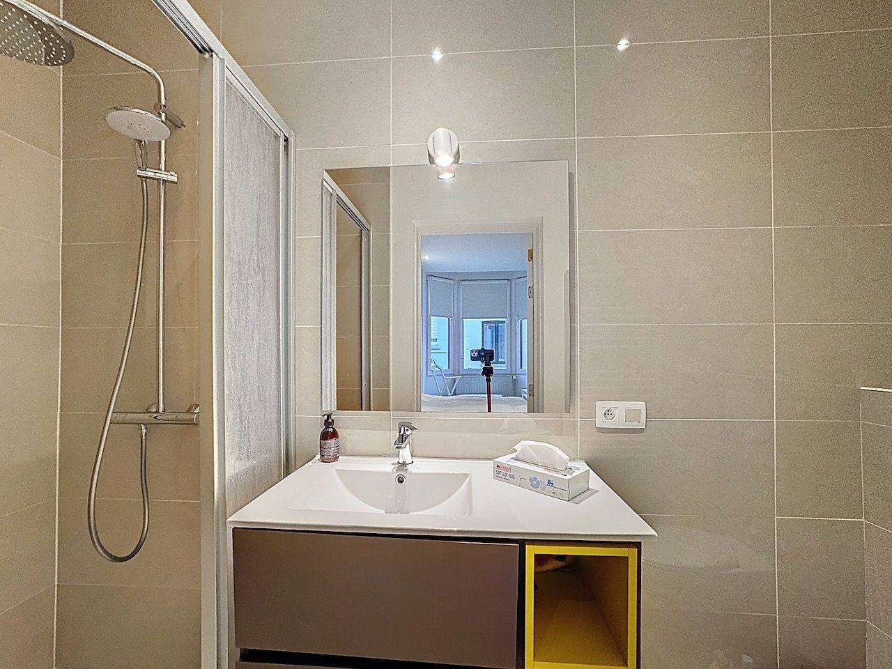 Comfortabel wonen in een gerenoveerde rijwoning met karakter foto 19