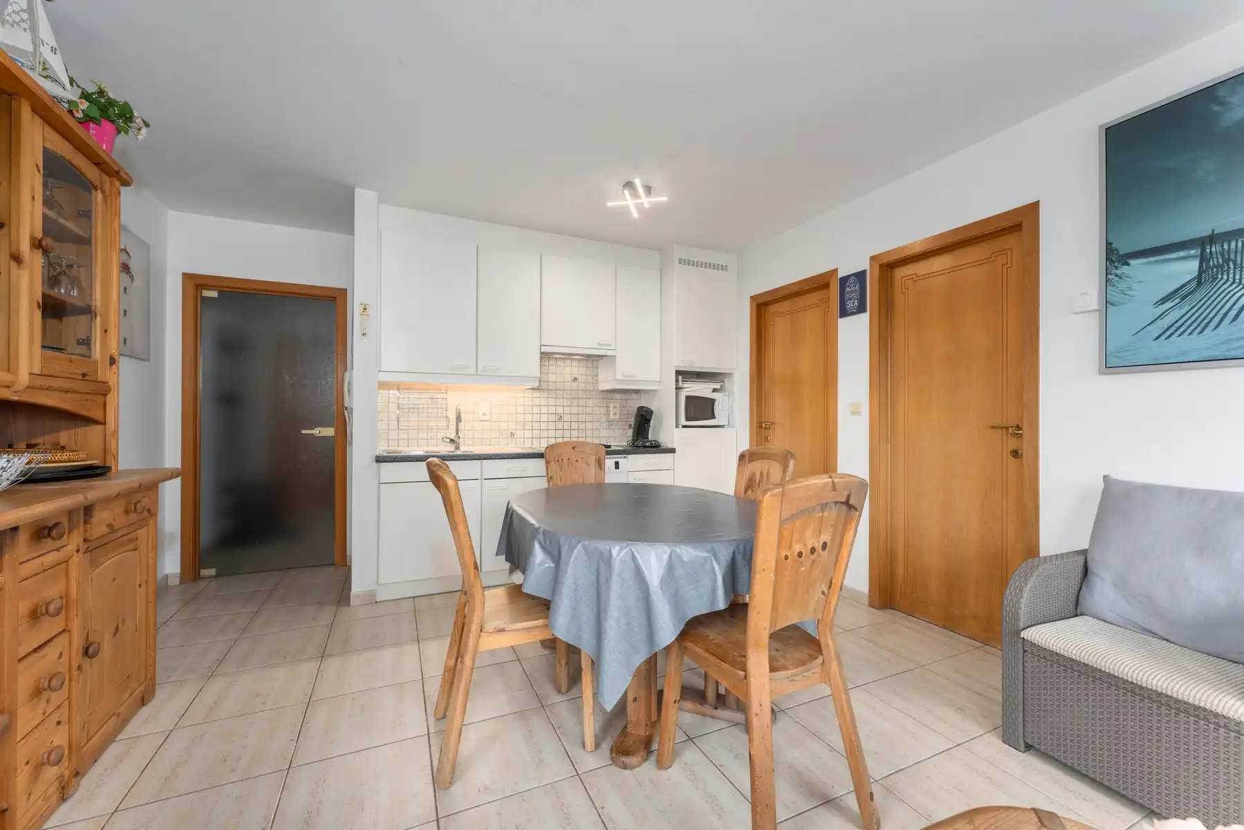 Gemeubeld 2-slaapkamer appartement TE HUUR in Koksijde foto 4