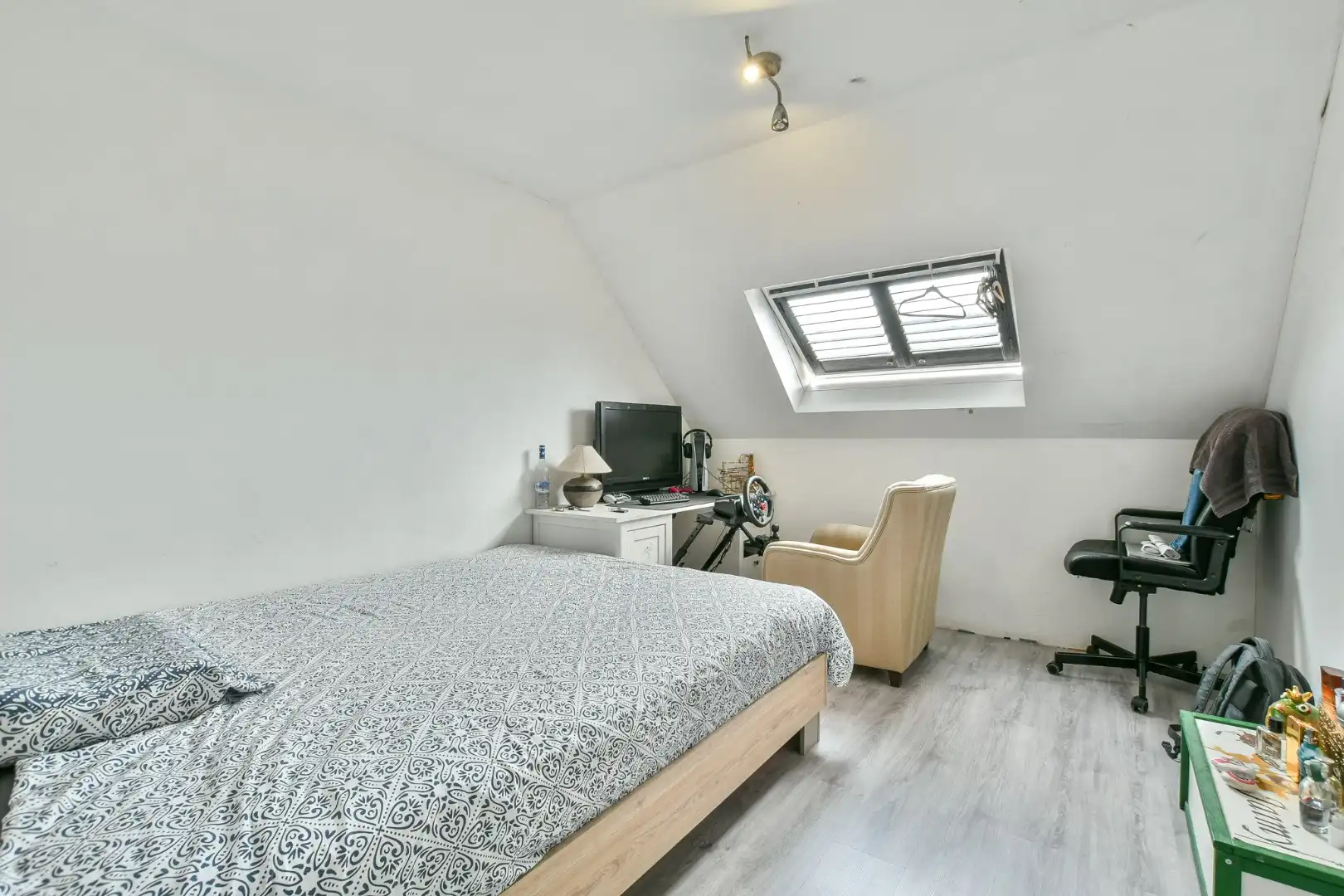 Moderne en energiezuinige halfopen bebouwing (2020) met 4 slaapkamers in Vosseslag, De Haan foto 10