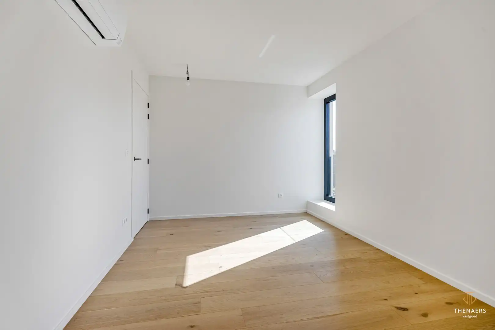 Strakke en luxueus gerenoveerde open bebouwing met hoogwaardige afwerking en EPC A in Sint-Truiden (Wilderen).  Aankoop aan 6% btw mogelijk onder voorwaarden. foto 19