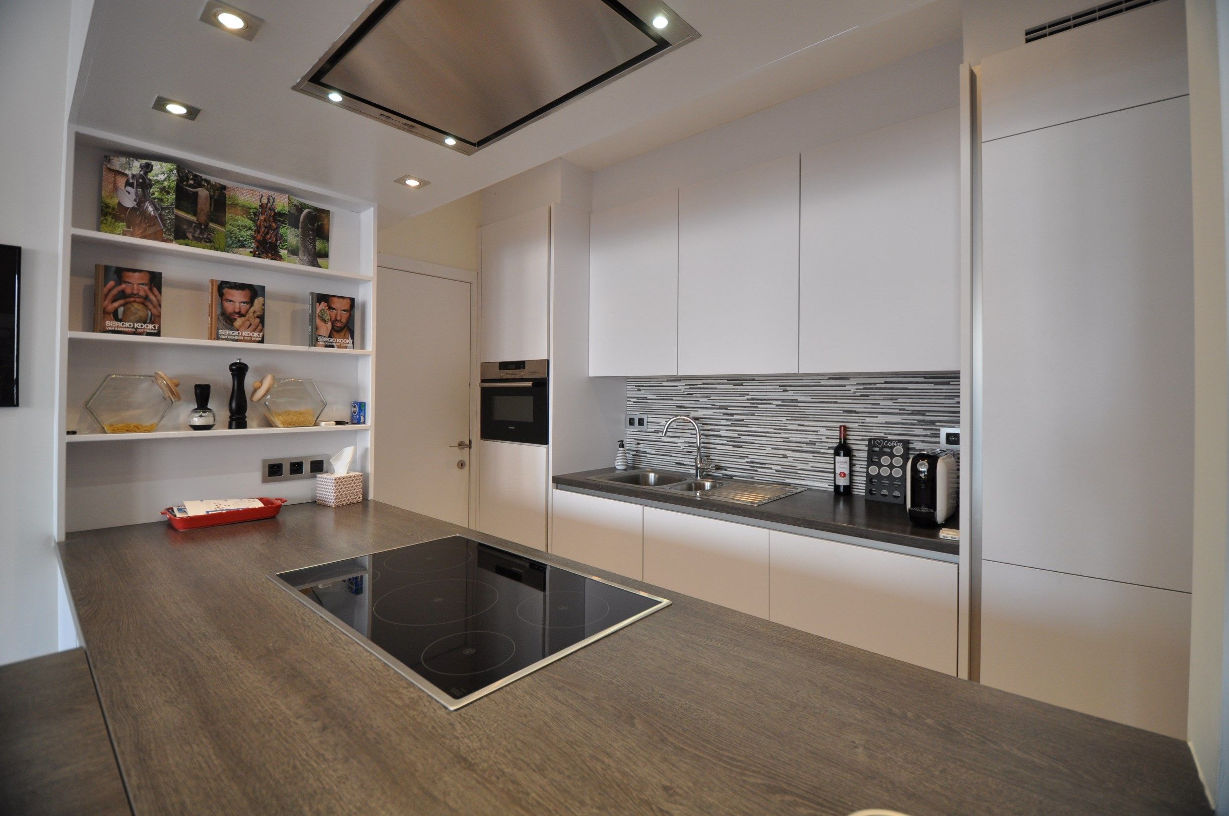 Aangenaam appartement gelegen op enkele passen van de zee en het Van Bunnenplein. foto 6