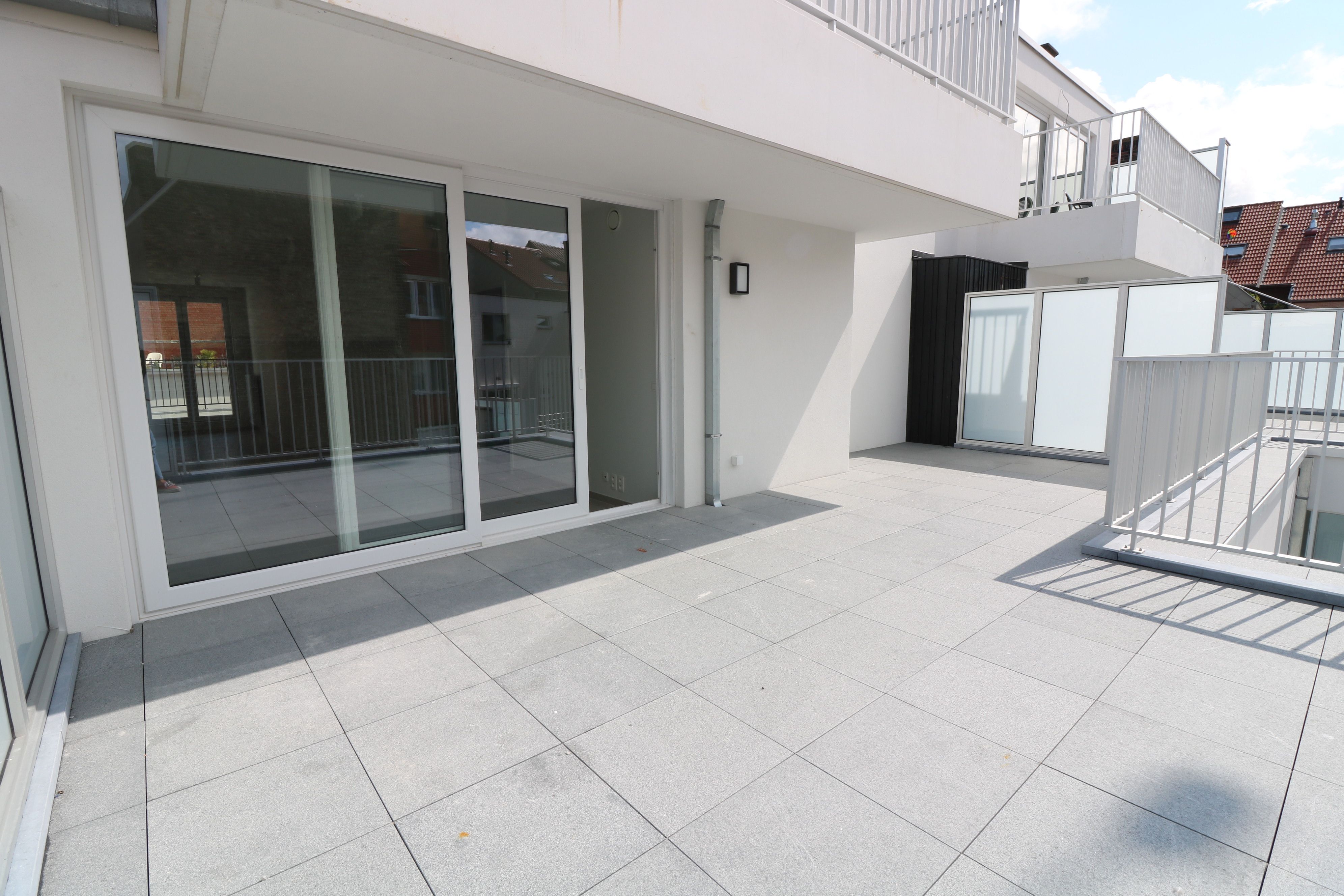 Recent appartement met 2 slaapkamers en 2 grote terrassen. foto 9