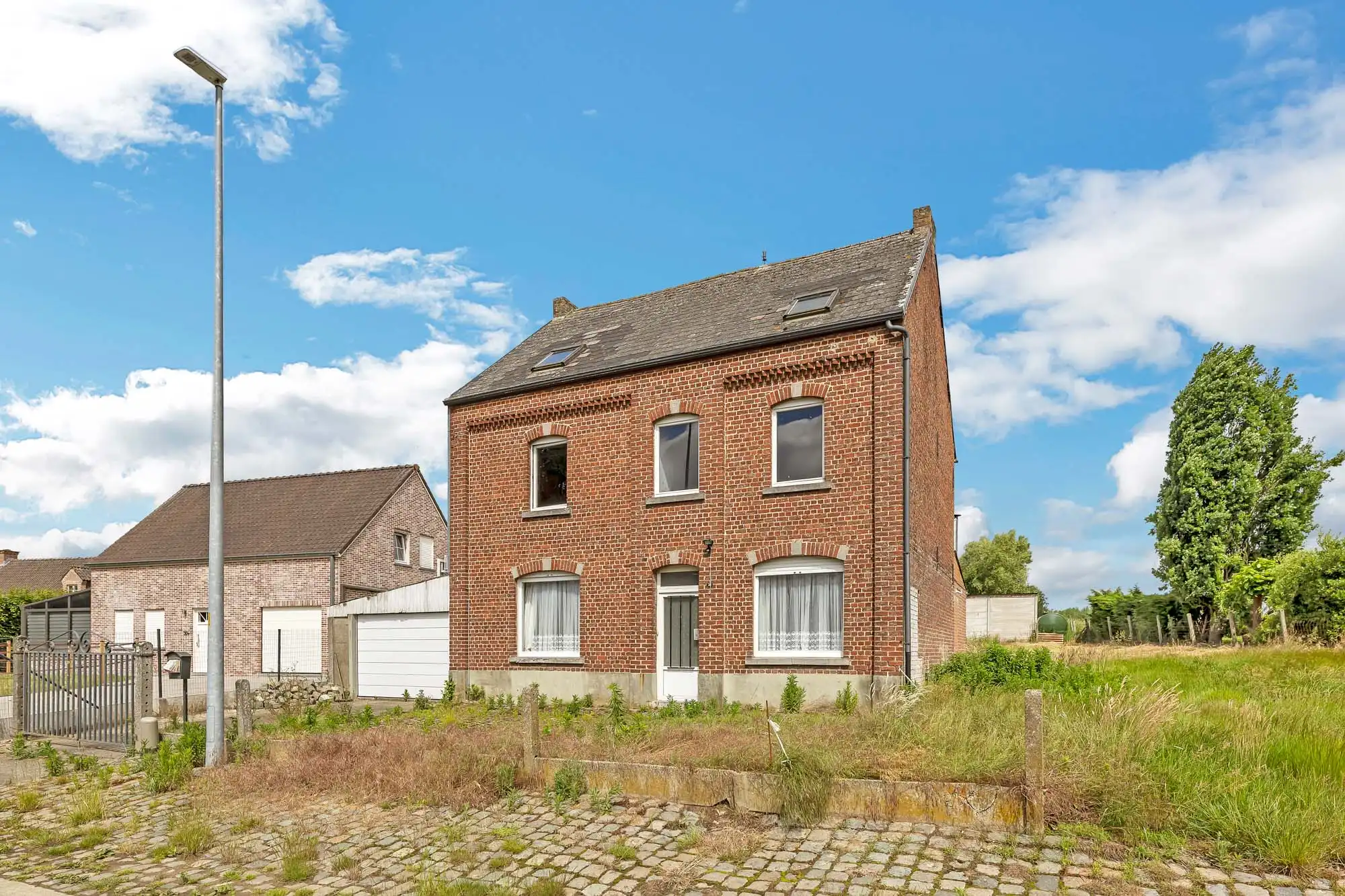 Hoofdfoto van de publicatie: Te renoveren woning op 6a27ca in Denderwindeke