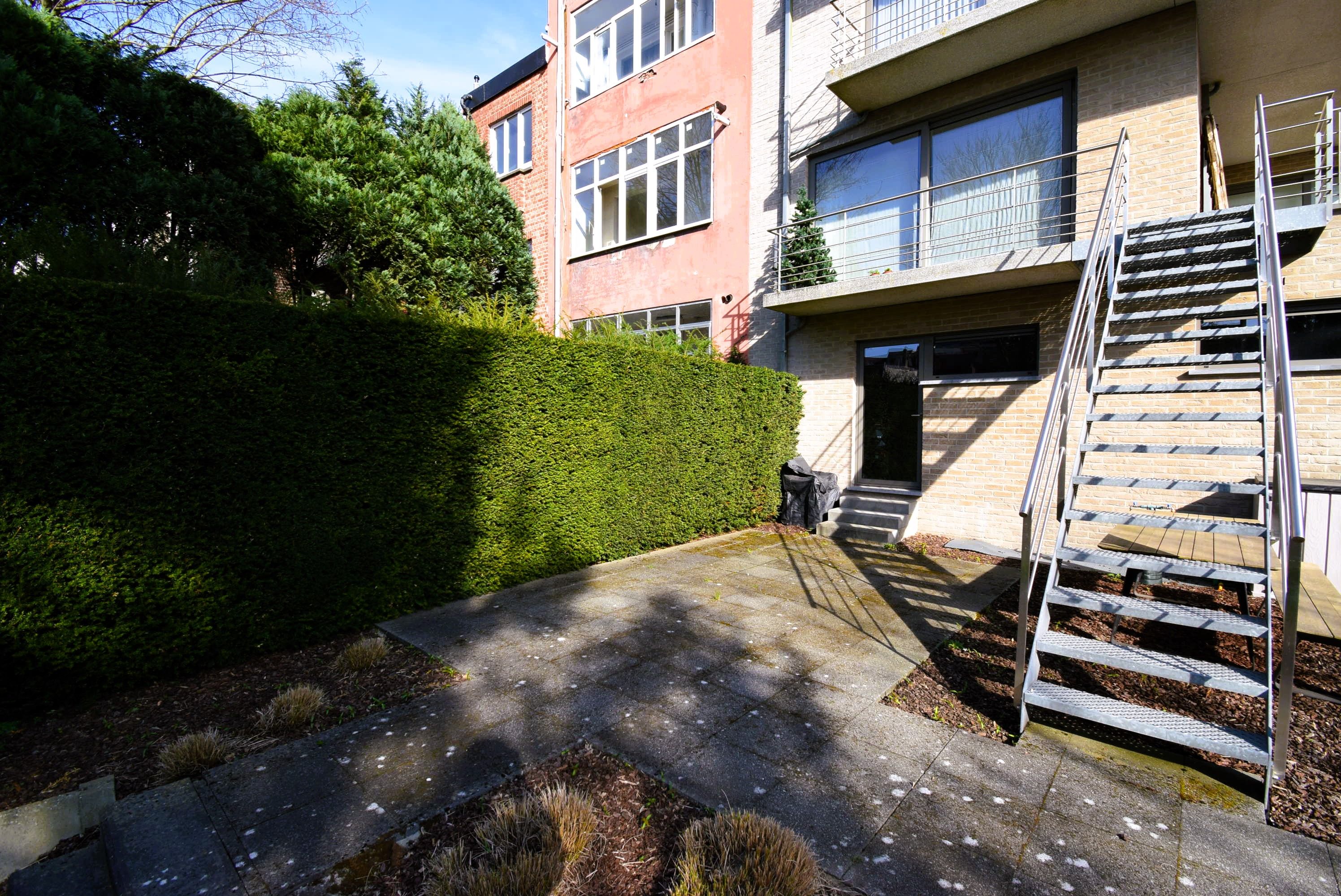Appartement met tuin en autostaanplaats foto 3
