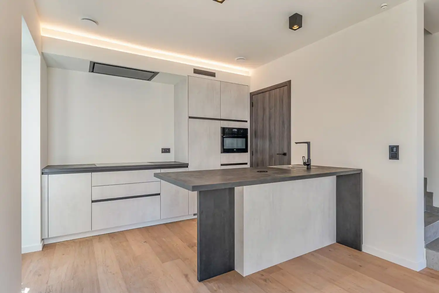 Instapklare nieuwbouw rijwoning met 3 slaapkamers en zonnig terras in het centrum van Borgloon foto 6