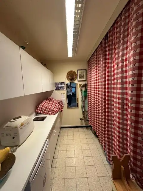 Ruim appartement met prachtig zicht op het marktplein in hartje Neerpelt! foto 17