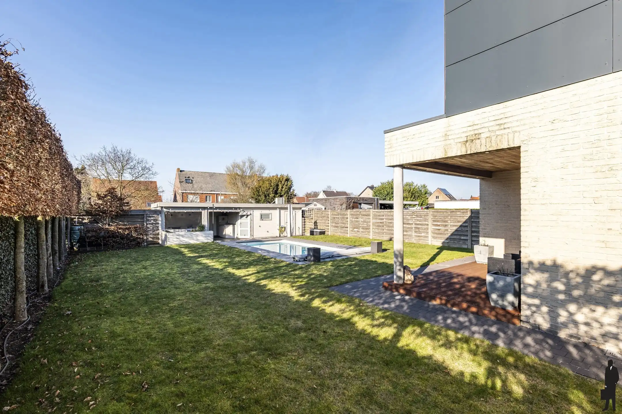 Hoogwaardig afgewerkte, ruime, recente woning met 5 slpk. foto 28