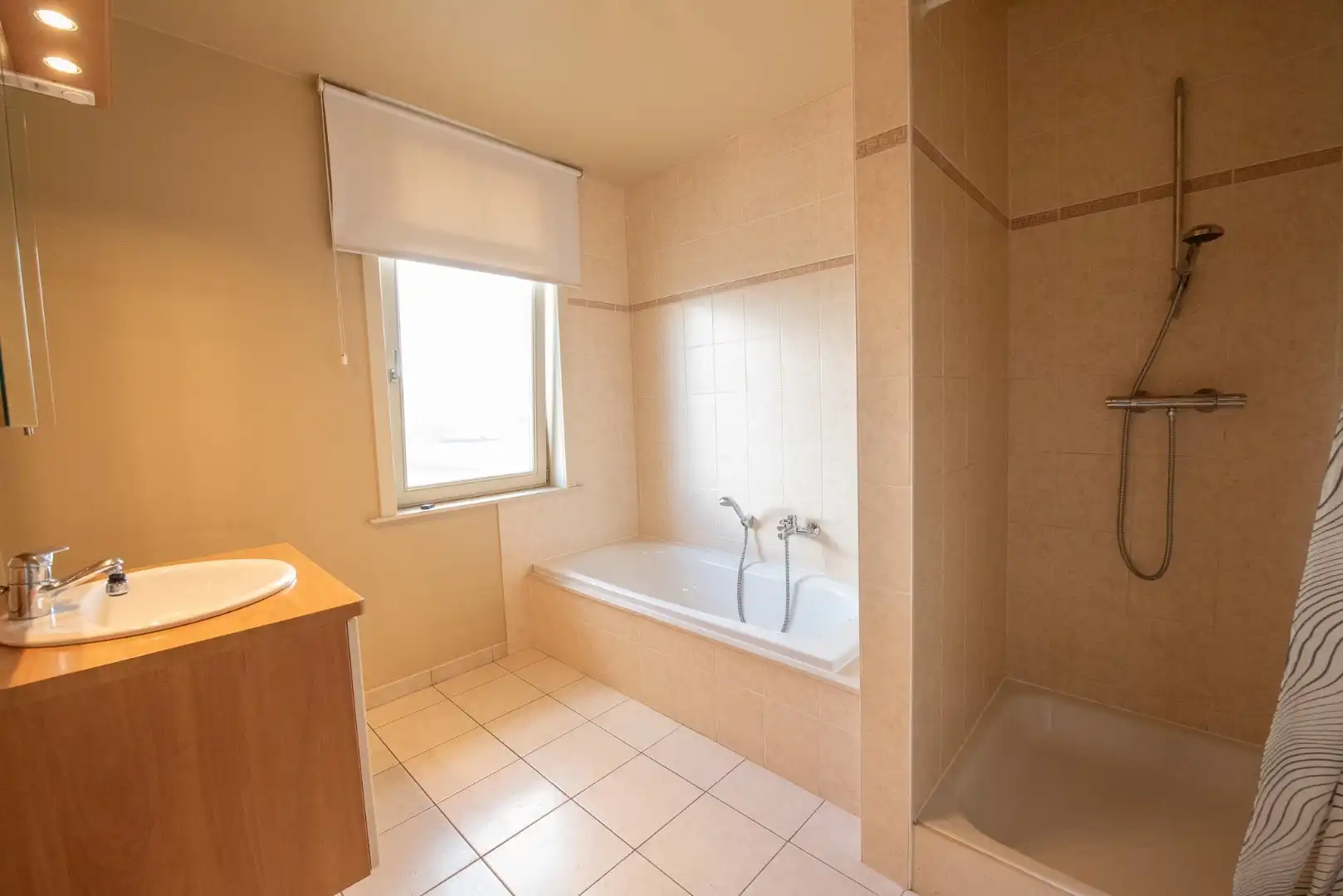 Goed onderhouden appartement (1 slaapkamer) met garage centrum Anzegem. foto 7