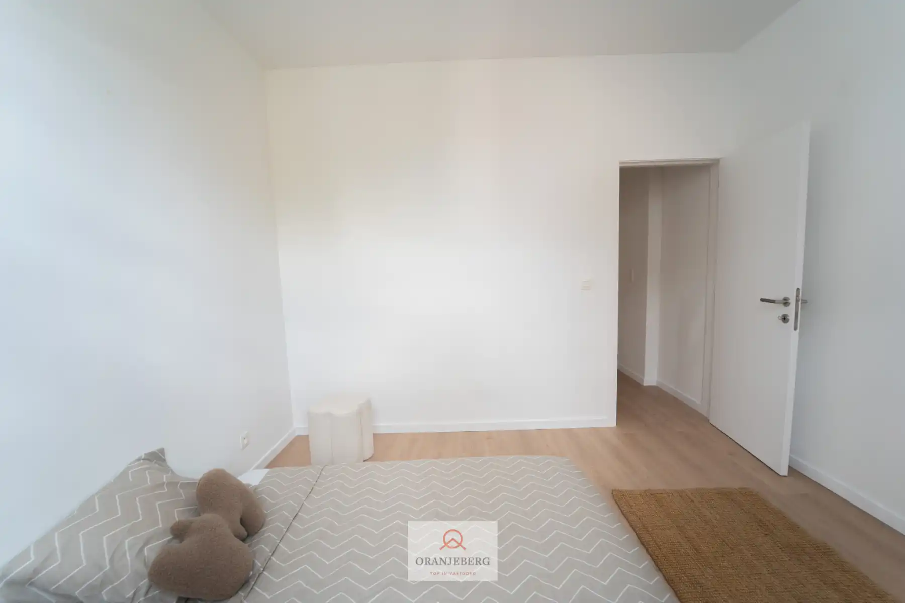 Lichtrijke gerenoveerde woning foto 13