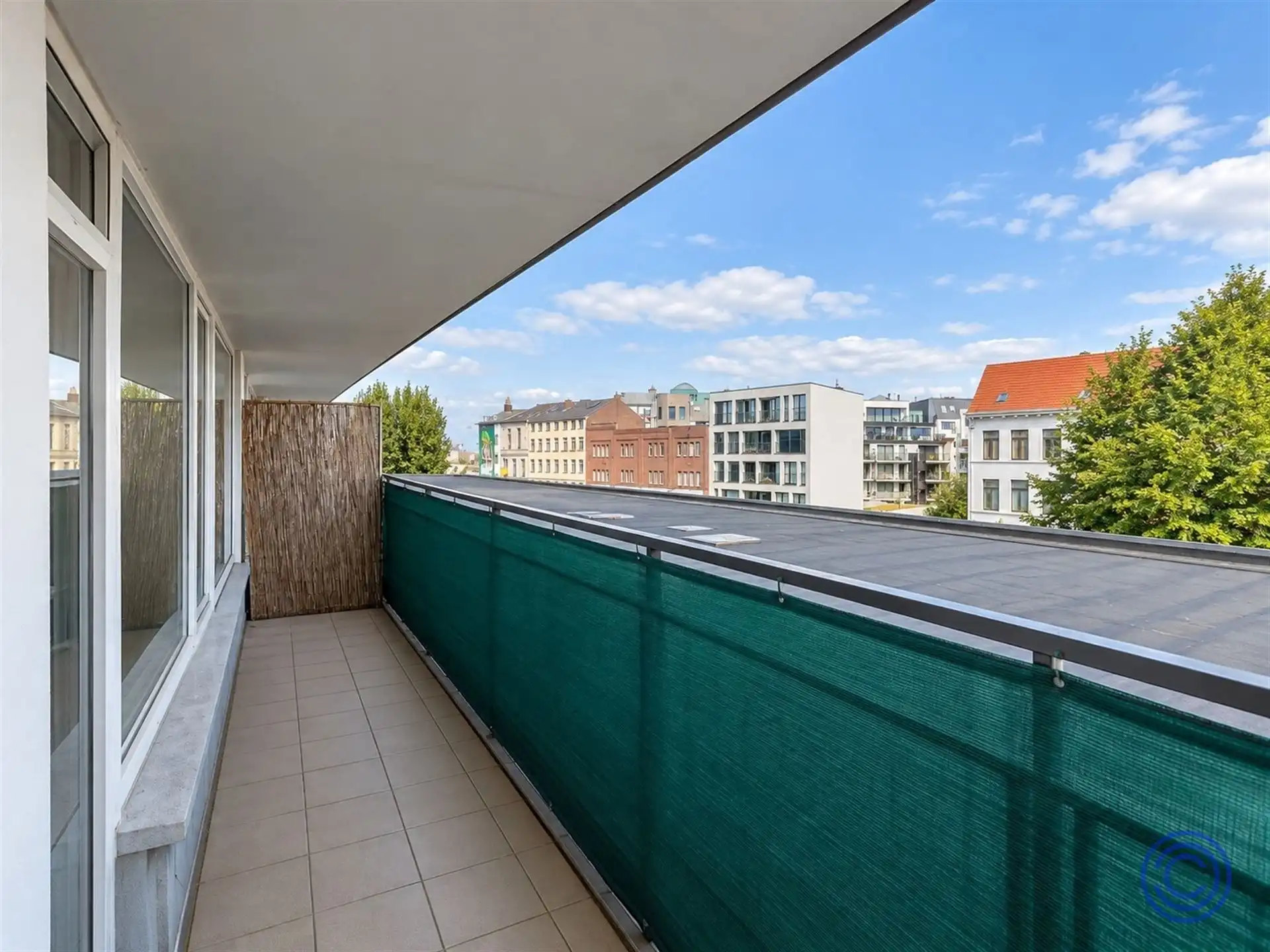 Instapklaar 1-slpk appartement met terras aan het Zuidpark foto 8