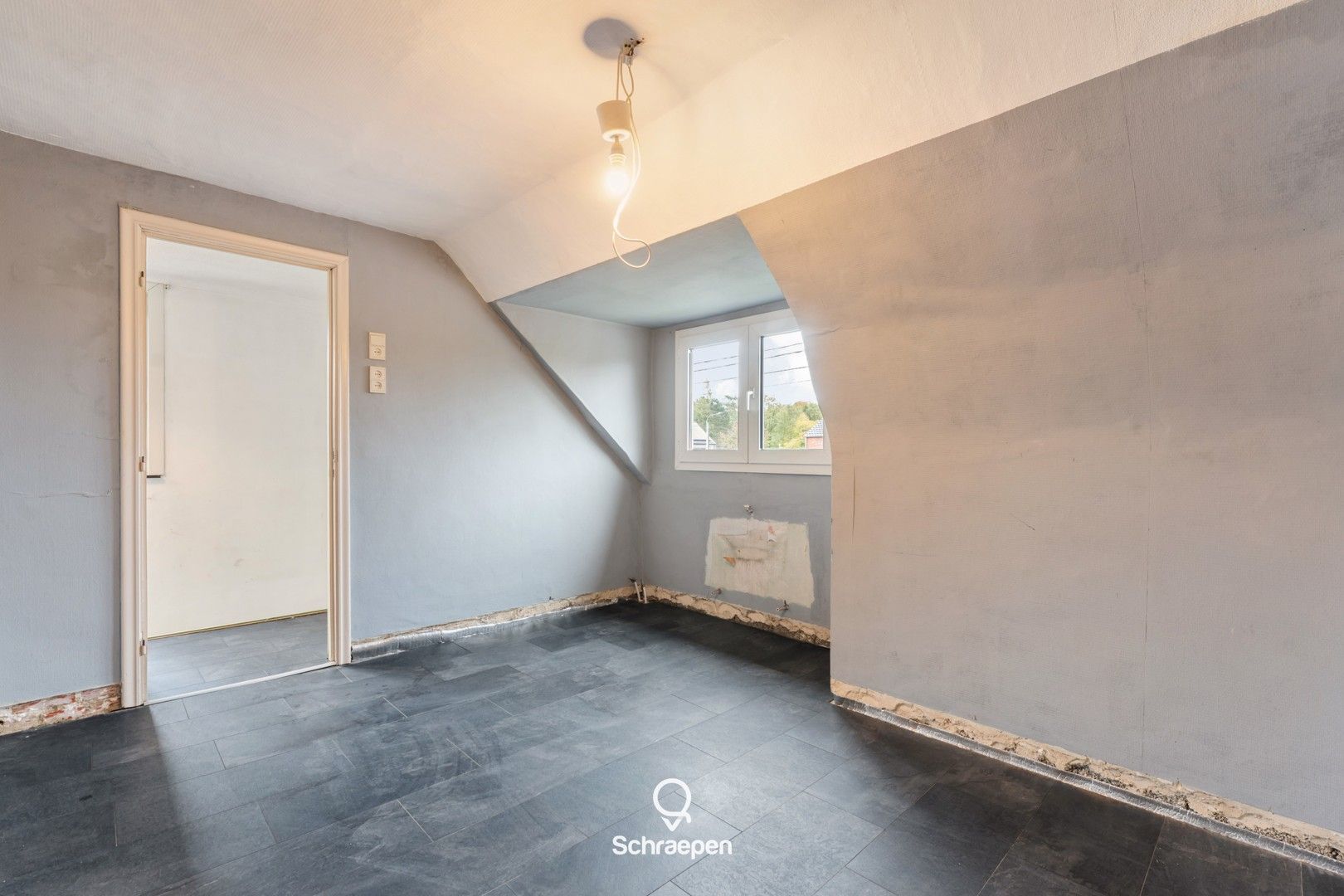 Karaktervolle woning met 2 slpks op een perceel van circa 8,5 are te Genk! foto 13