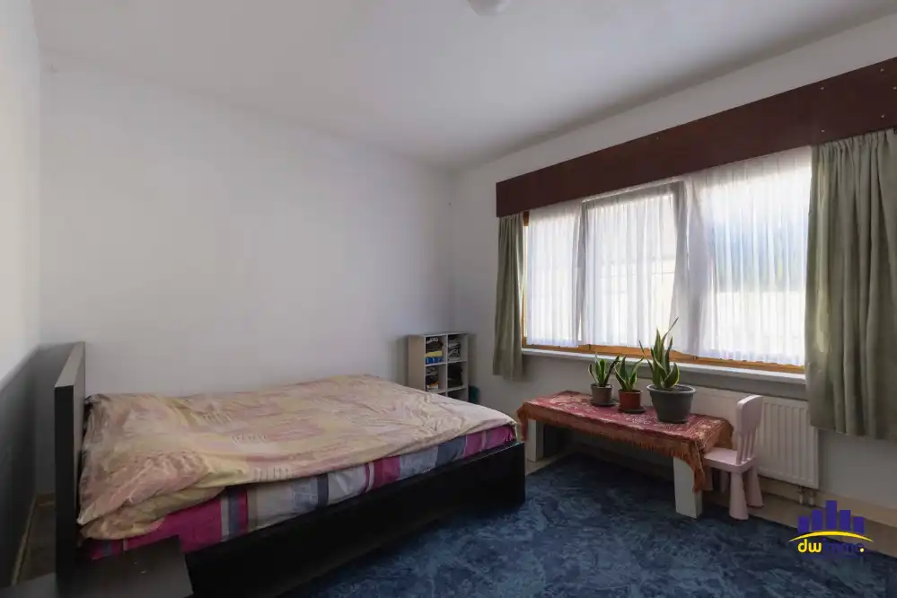 TE KOOP IN GENTBRUGGE – RIJWONING MET 4 SLAAPKAMERS EN KOER! foto 10