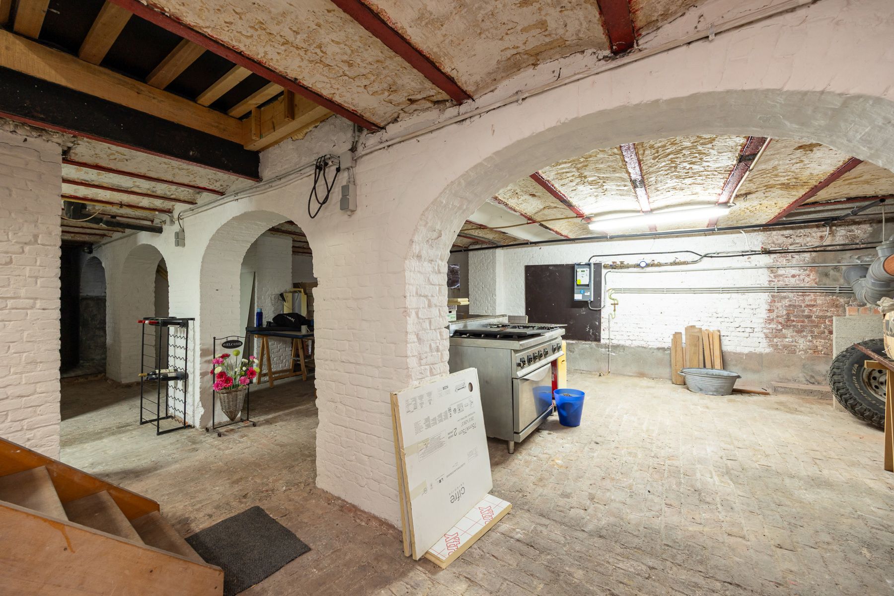 Volledig PAKHUIS in hartje Antwerpen met eindeloos potentieel! foto 23