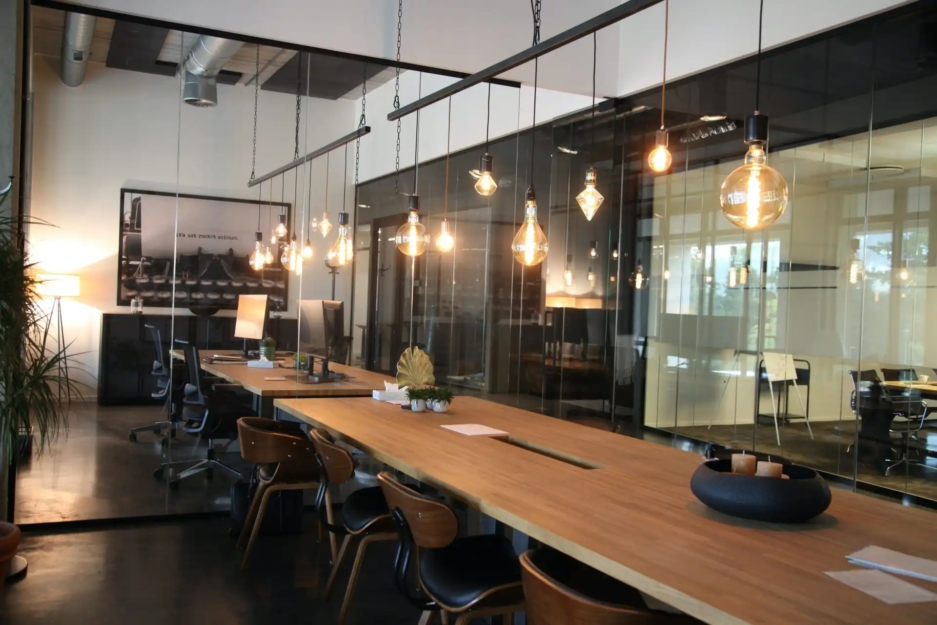 Uw werkplek op een toplocatie foto 3
