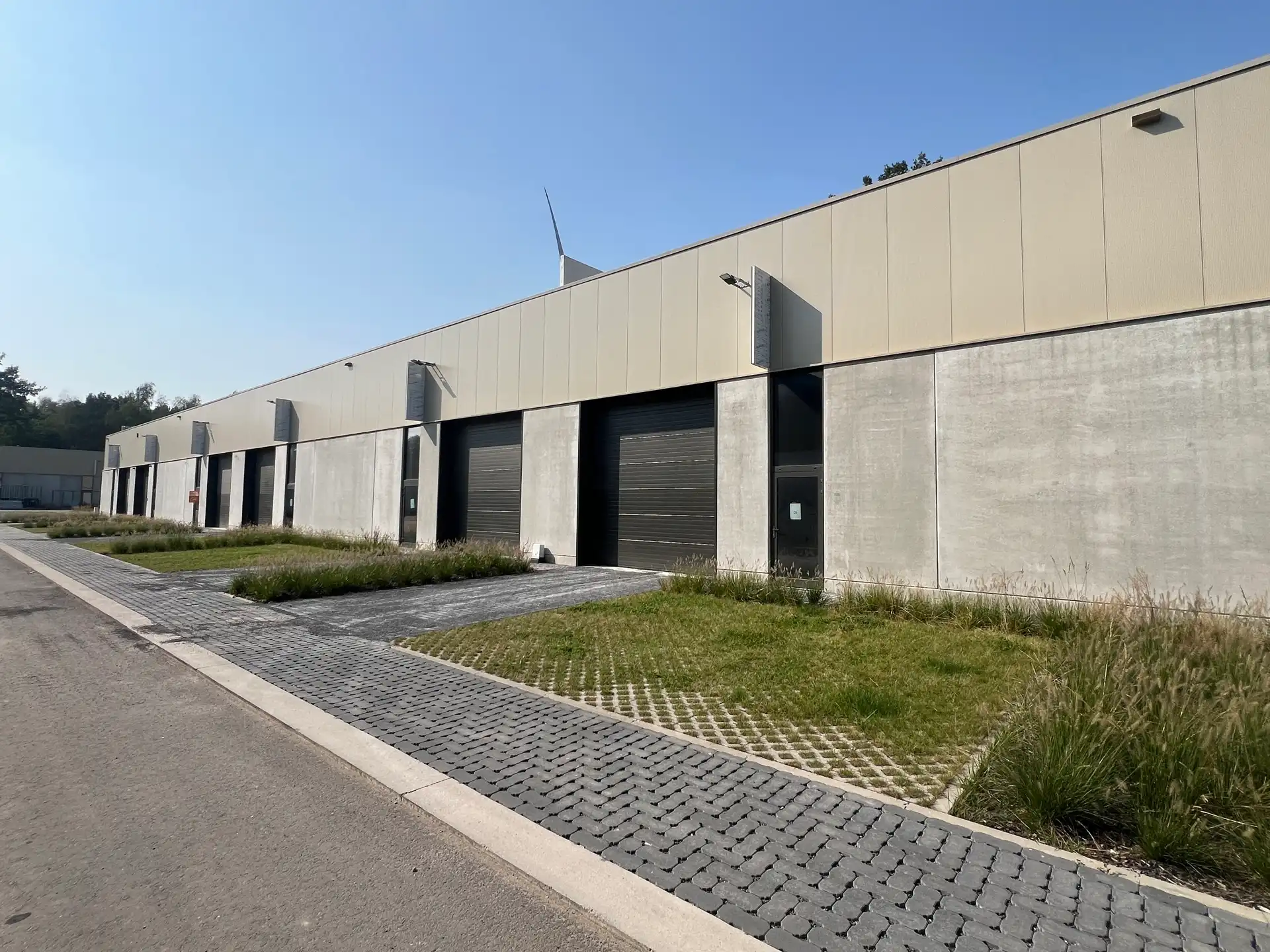 Laatste KMO-unit van 210m²  foto 2