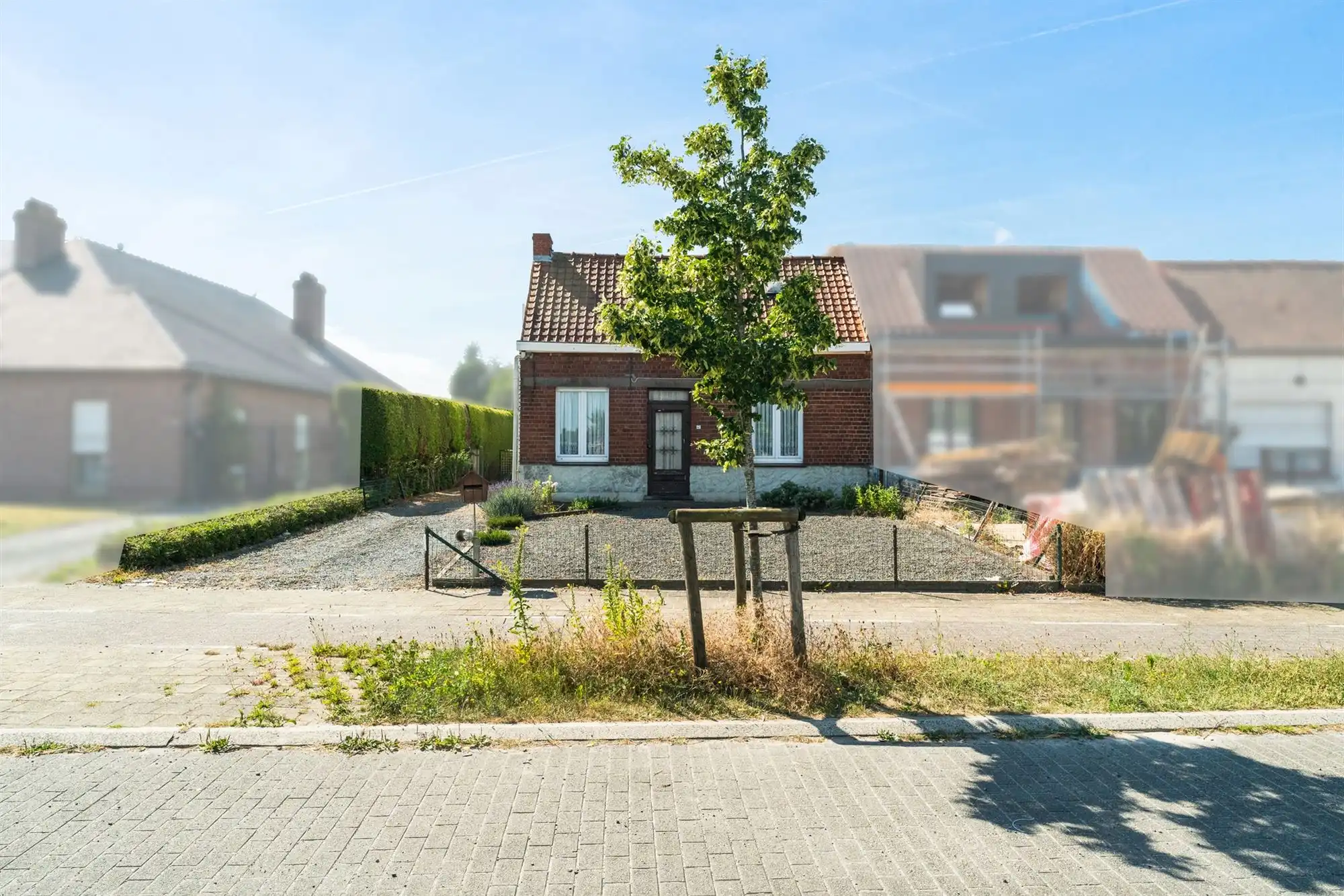 Hoofdfoto van de publicatie: Woning met verrassend grote tuin, te renoveren