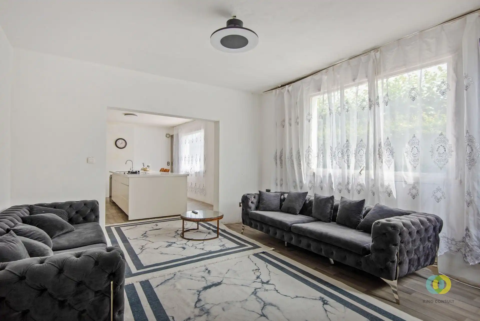 Renovatiewoning met vergund uitbreidingsproject op perceel van 1.147 m² foto 4