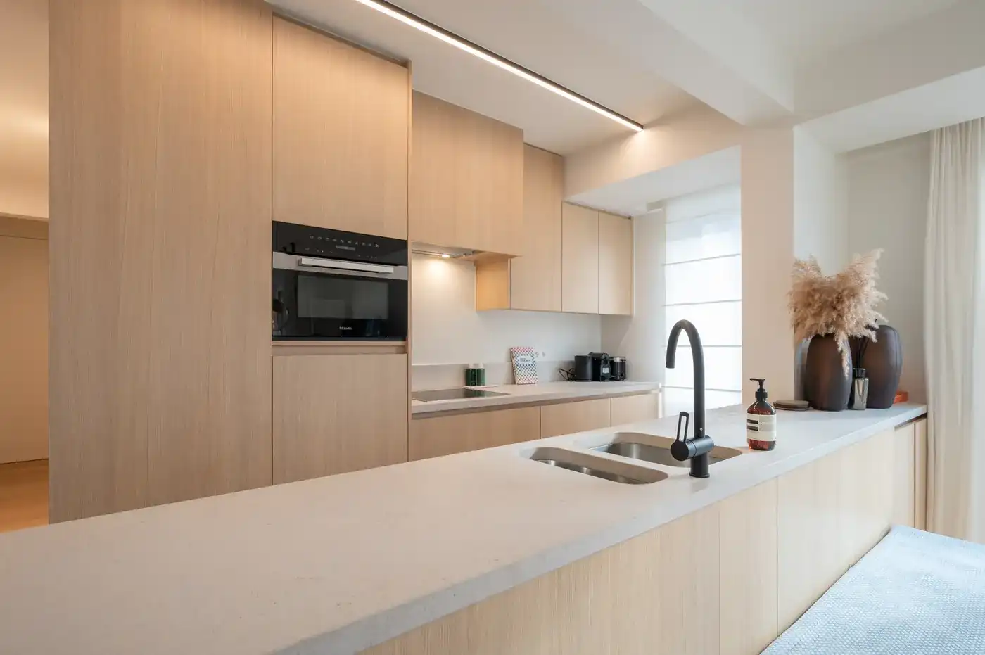 Prachtig gerenoveerd 2-slaapkamerappartement op de Lippenslaan in Knokke foto 7