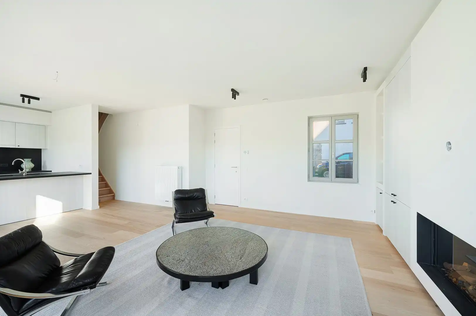 Ruime woning met vier slaapkamers en een grote tuin, gelegen in een rustige en aangename omgeving. foto 12