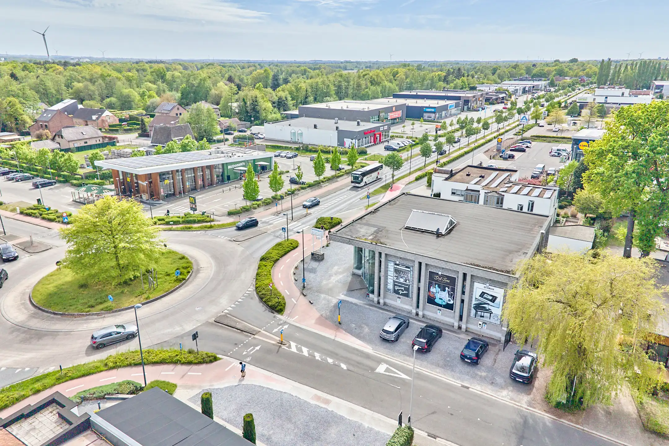 TE KOOP: HANDELSPAND OP TOPLOCATIE AAN HASSELTWEG IN GENK foto 2