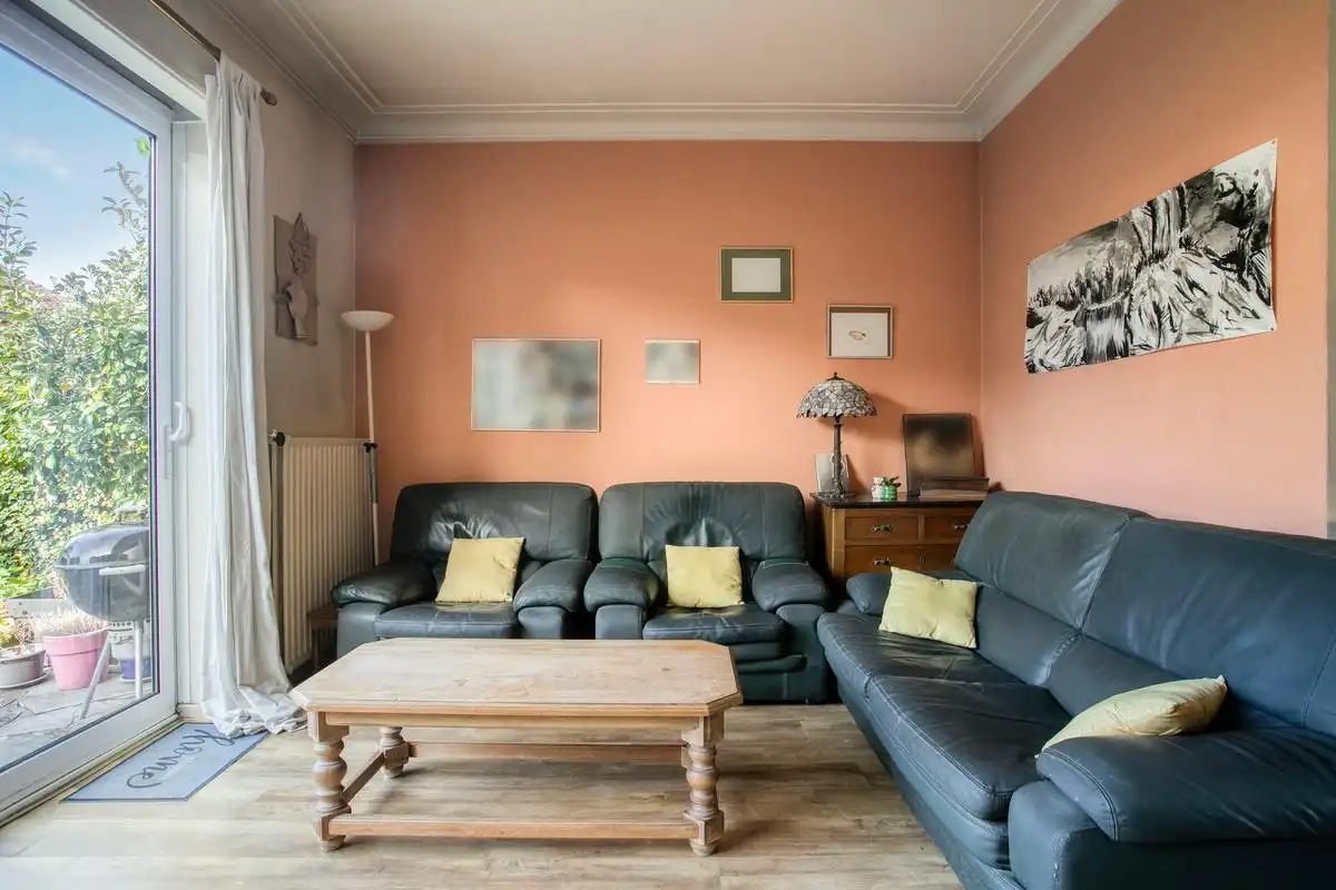Karaktervolle woning met tuin en garage in Wemmel foto 3