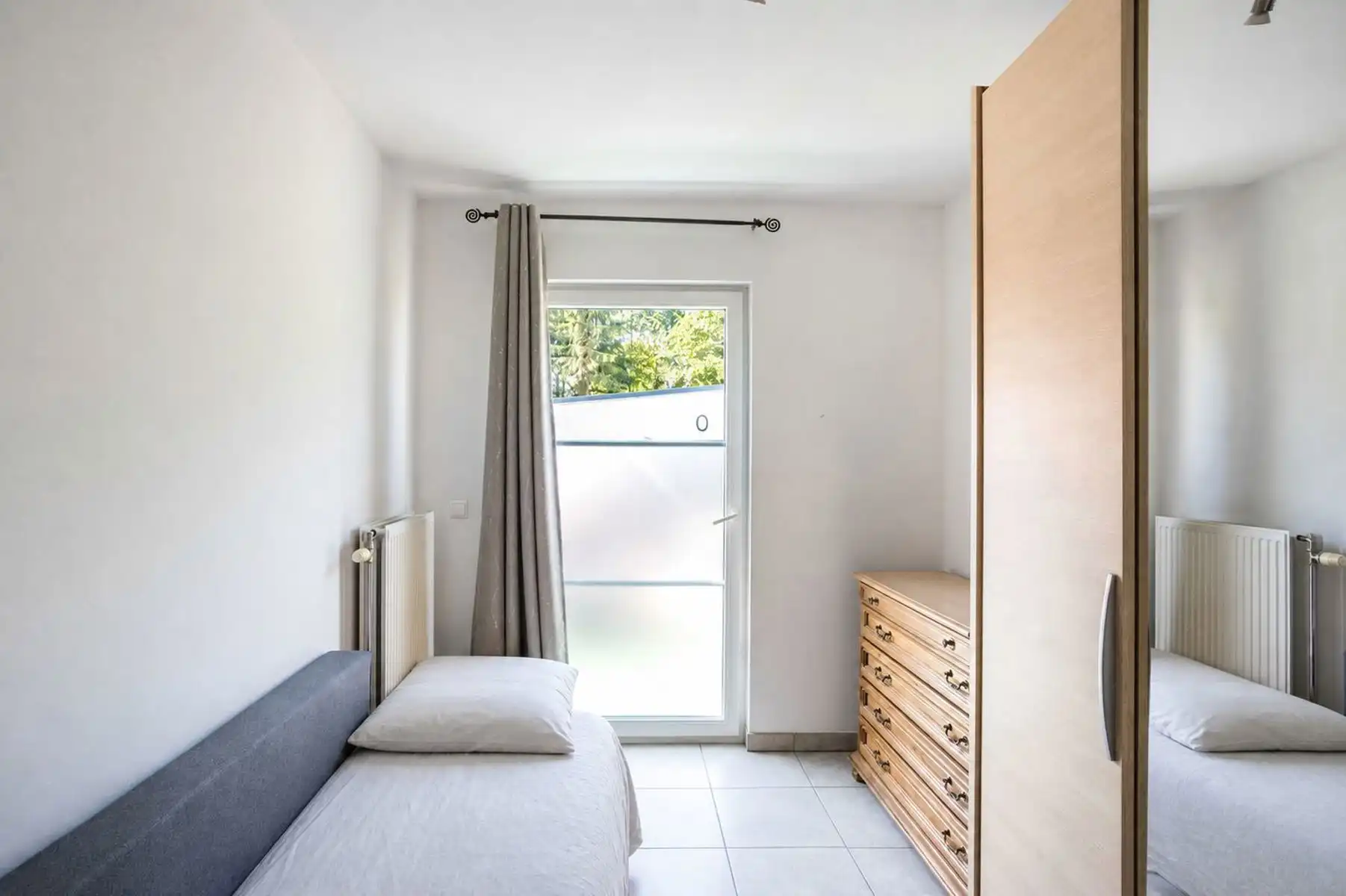 Instapklaar appartement met garage te Burst! foto 15