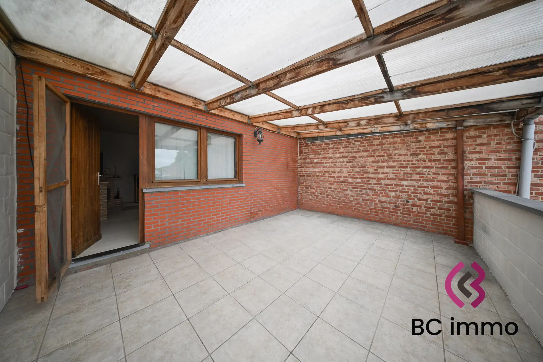 Karaktervolle woning met 3 slaapkamers vlak bij het centrum van Genk foto 20