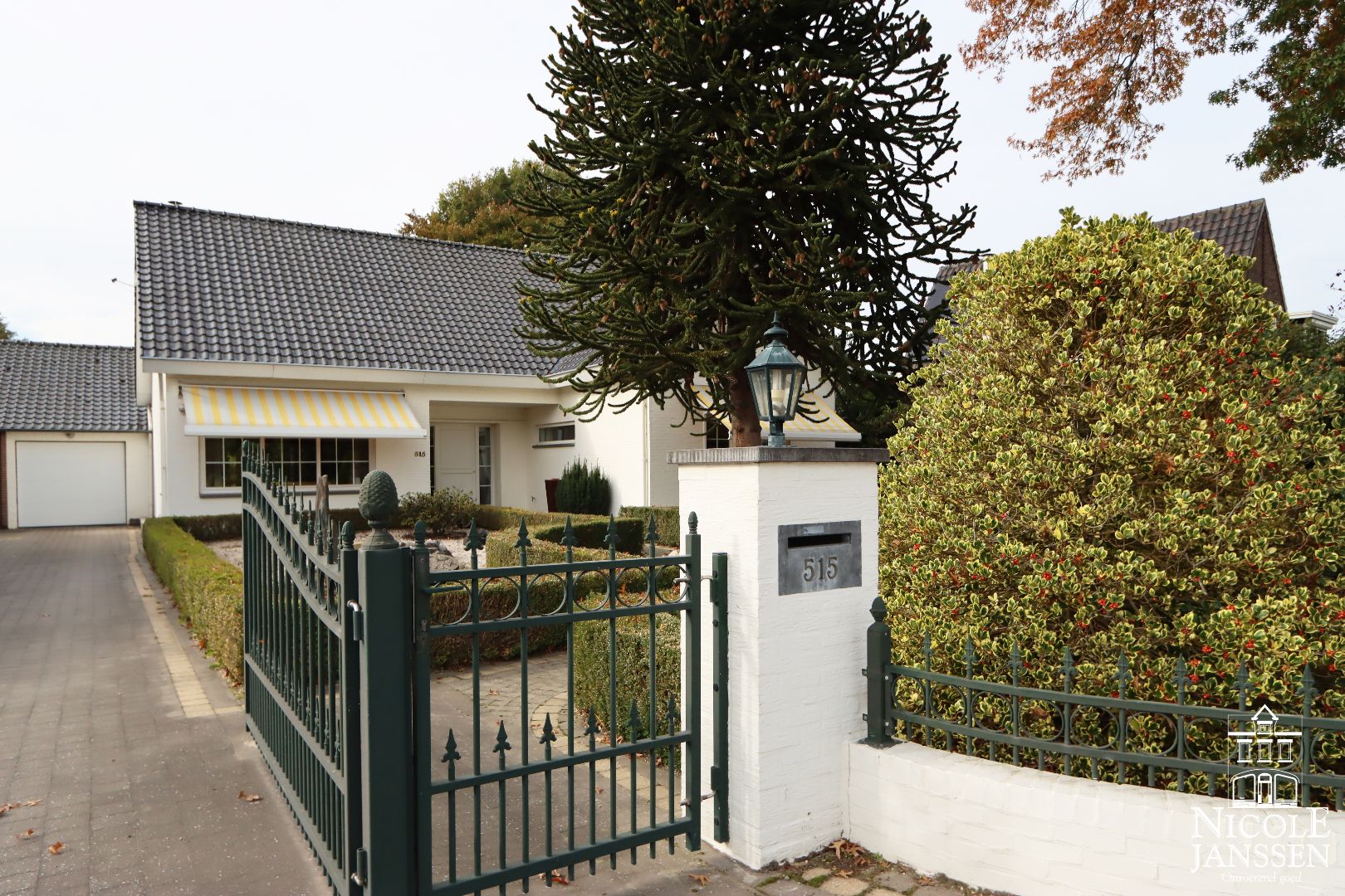 Zeer ruime gezinswoning met vier slaapkamers, inpandige garage en mooie tuin foto 28