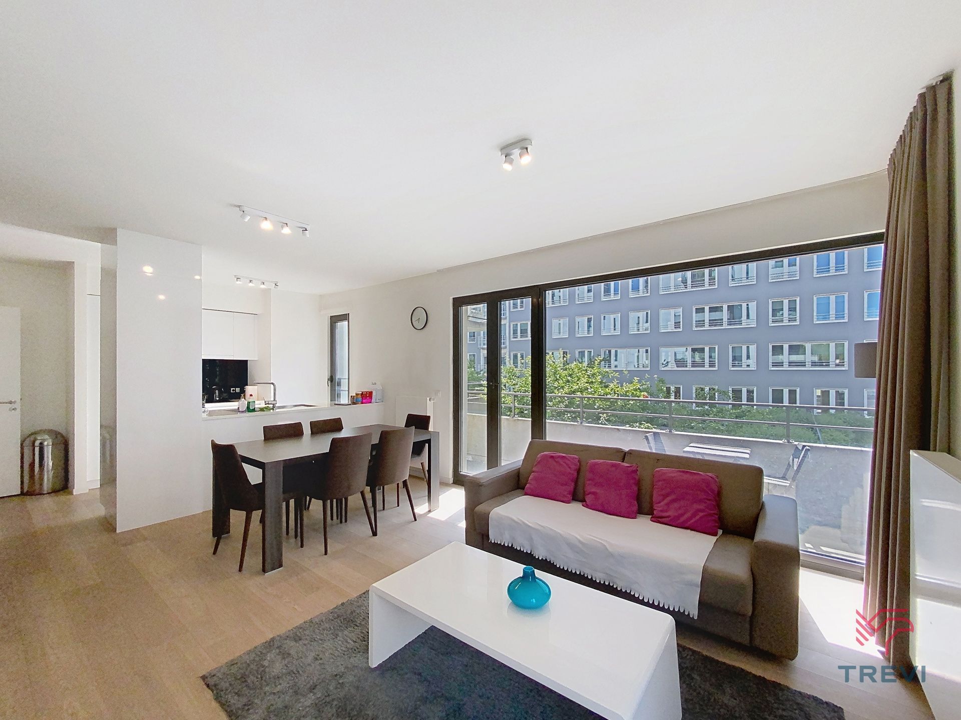 Zeer mooi gemeubileerd appartement - 2 slaapkamers + terras. foto 5