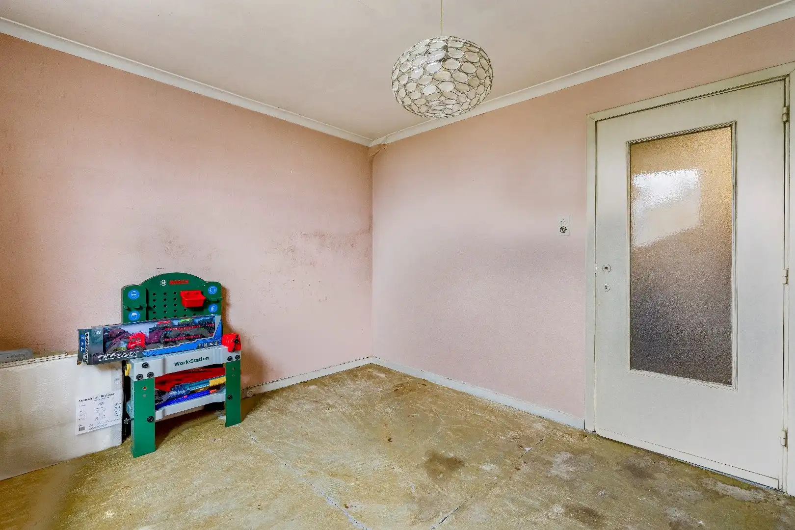 Op te knappen karakteristieke hoekwoning, 4 slpk, (EPC-label C) gelegen aan het Haspengouwse landschap. foto 35